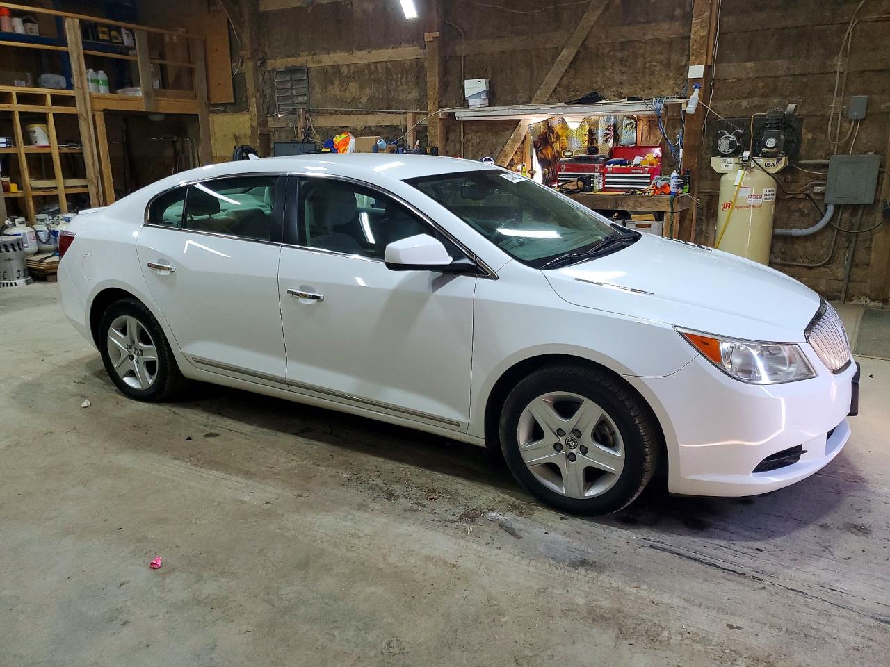 2010 Buick Lacrosse Cx White vin: 1G4GA5EC6AF317898