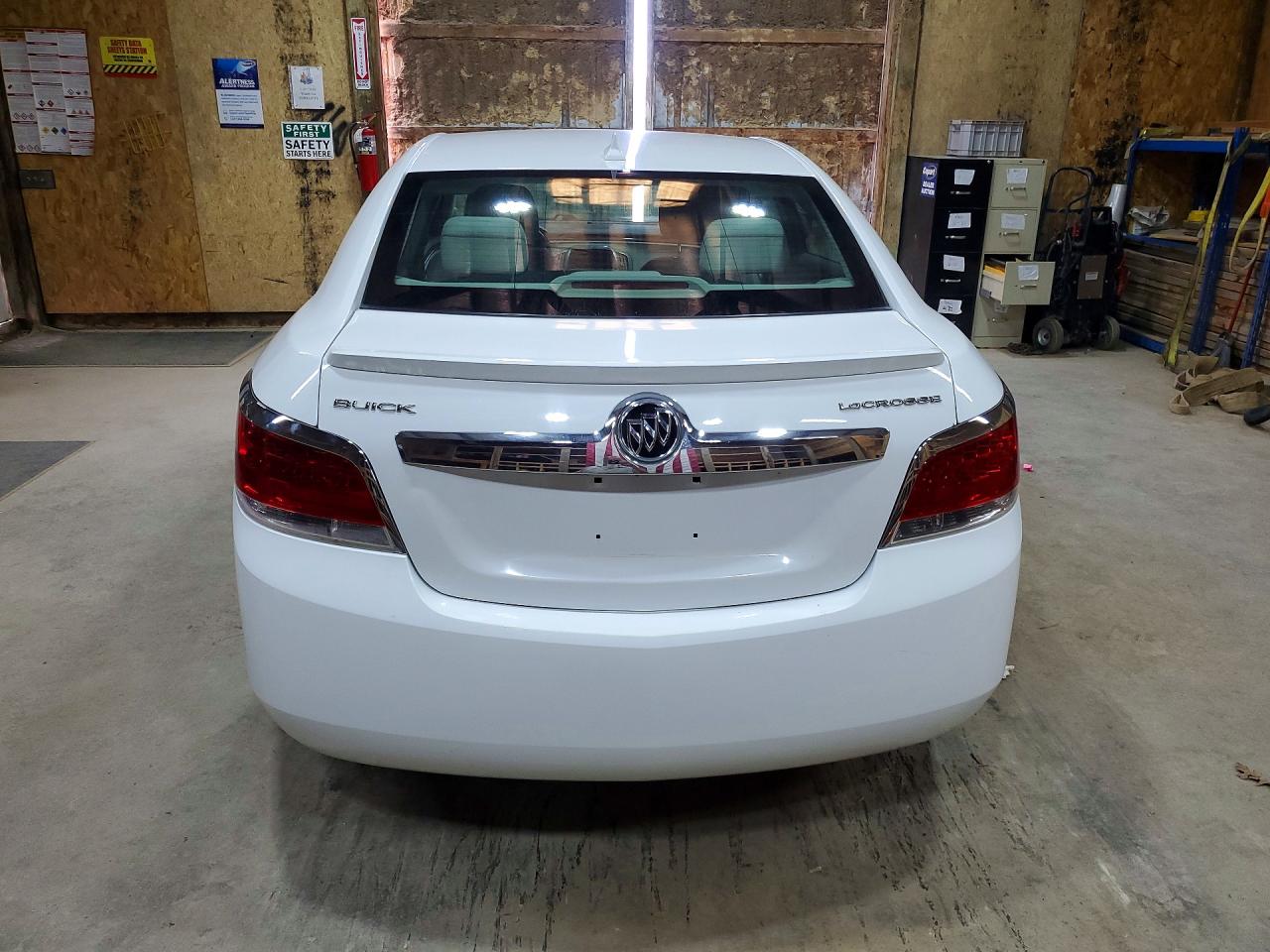 2010 Buick Lacrosse Cx White vin: 1G4GA5EC6AF317898