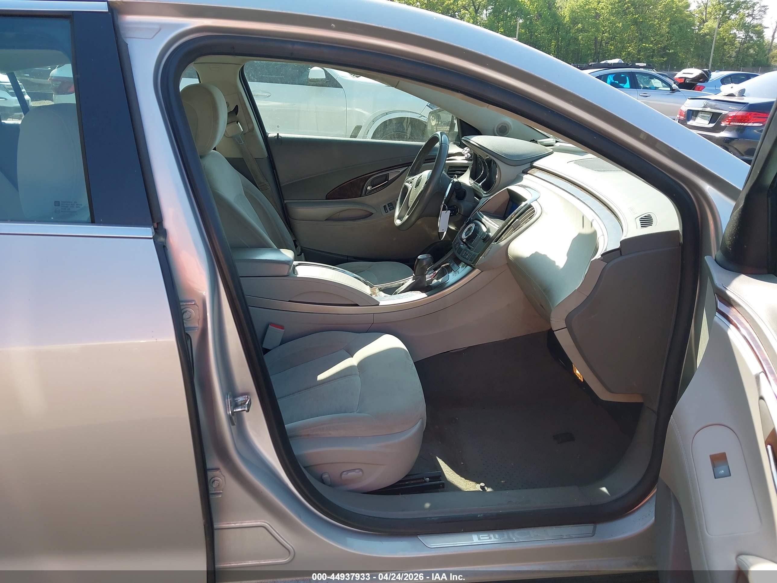 2011 Buick Lacrosse Cx Silver vin: 1G4GA5EC7BF342259