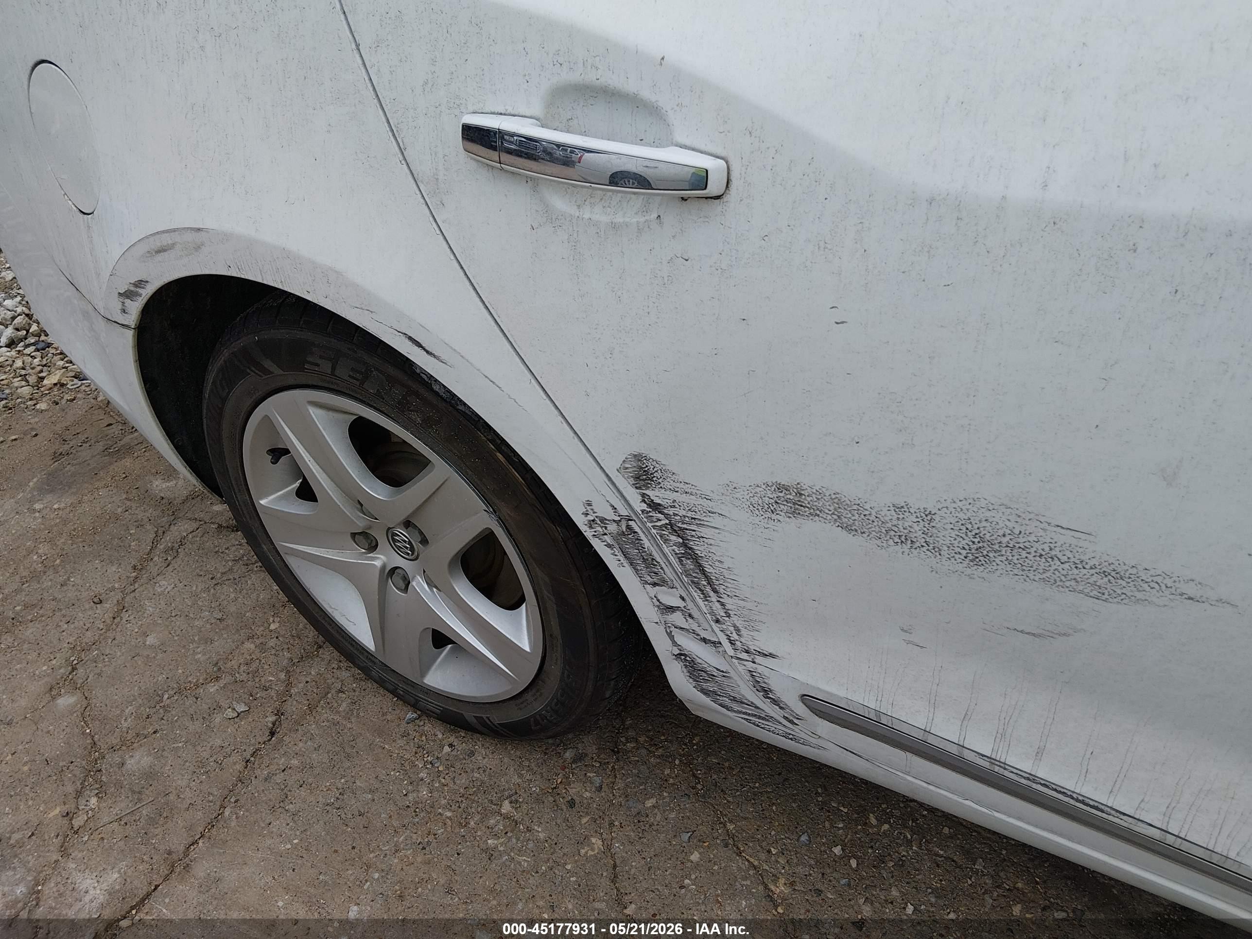 2011 Buick Lacrosse Cx White vin: 1G4GA5EC8BF178200