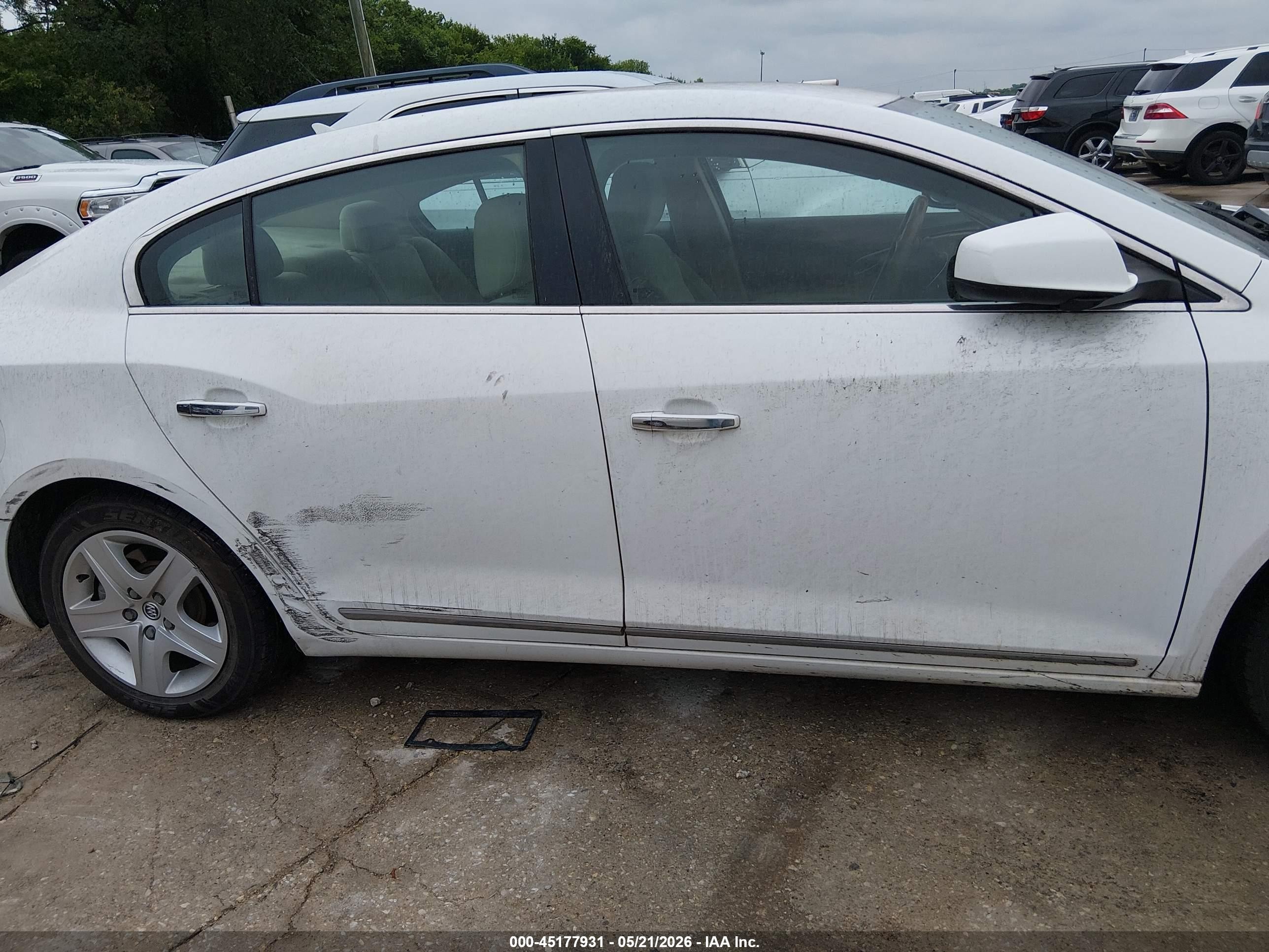 2011 Buick Lacrosse Cx White vin: 1G4GA5EC8BF178200