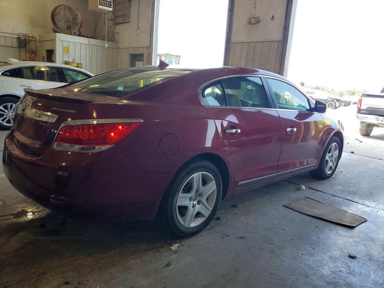 2011 Buick Lacrosse Cx Burgundy vin: 1G4GA5ECXBF128544