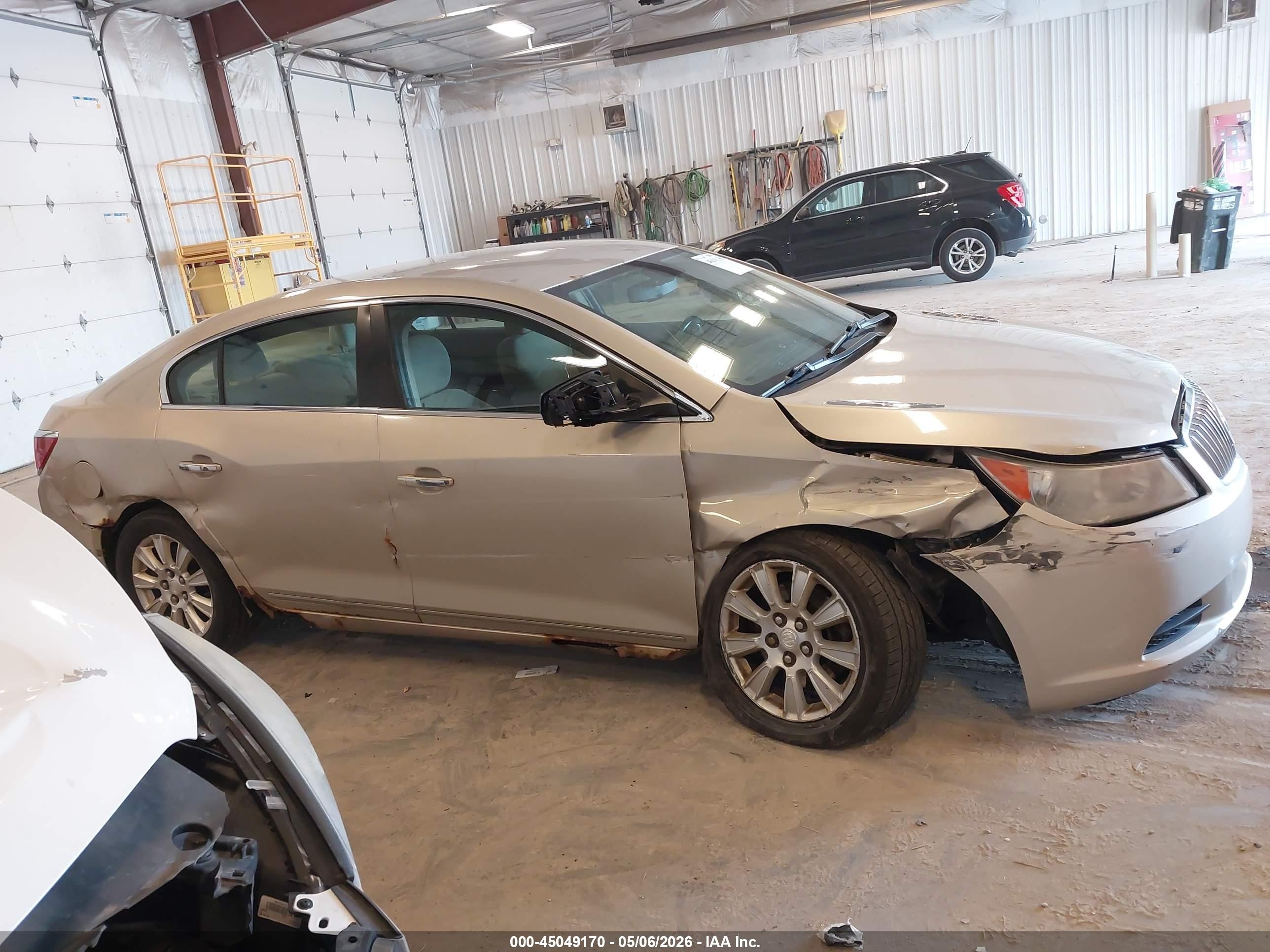 2011 Buick Lacrosse Cx Gold vin: 1G4GA5ED8BF363453