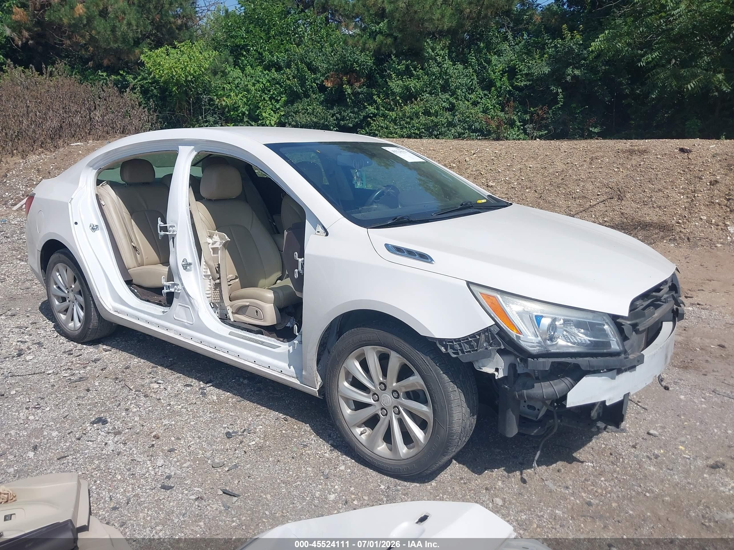 2015 Buick Lacrosse   Белый vin: 1G4GA5G30FF274681