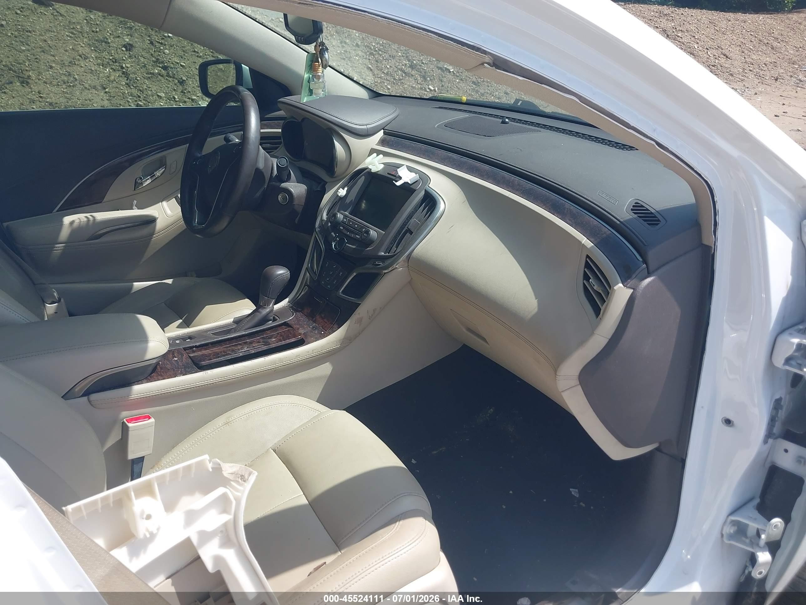 2015 Buick Lacrosse   White vin: 1G4GA5G30FF274681
