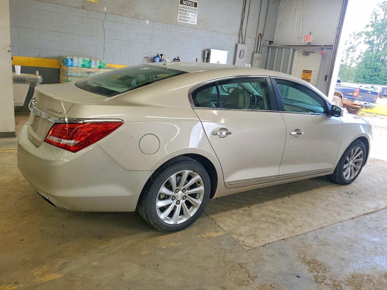 2014 Buick Lacrosse Tan vin: 1G4GA5G35EF198874