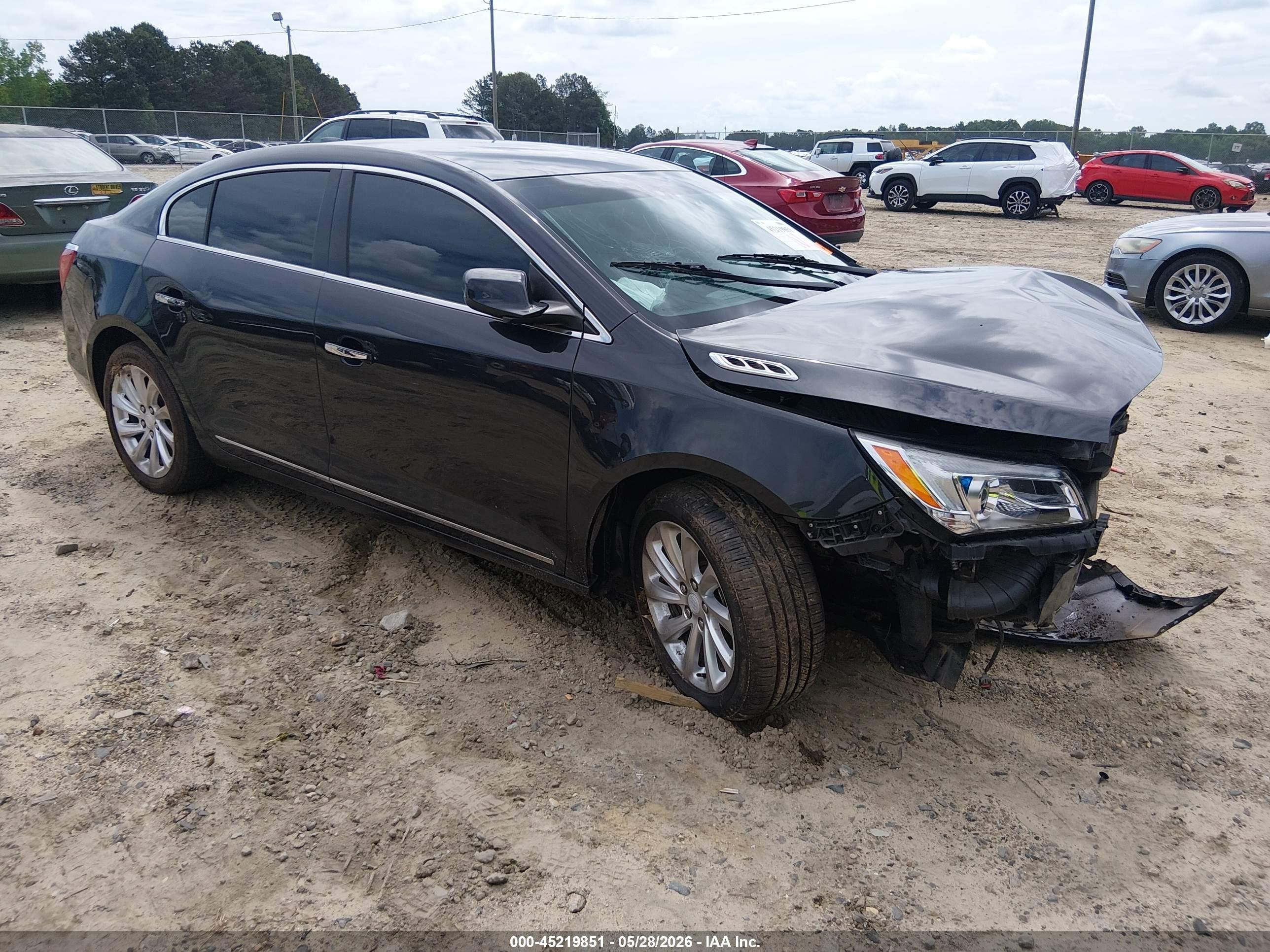2015 Buick Lacrosse   Черный vin: 1G4GA5G38FF214597