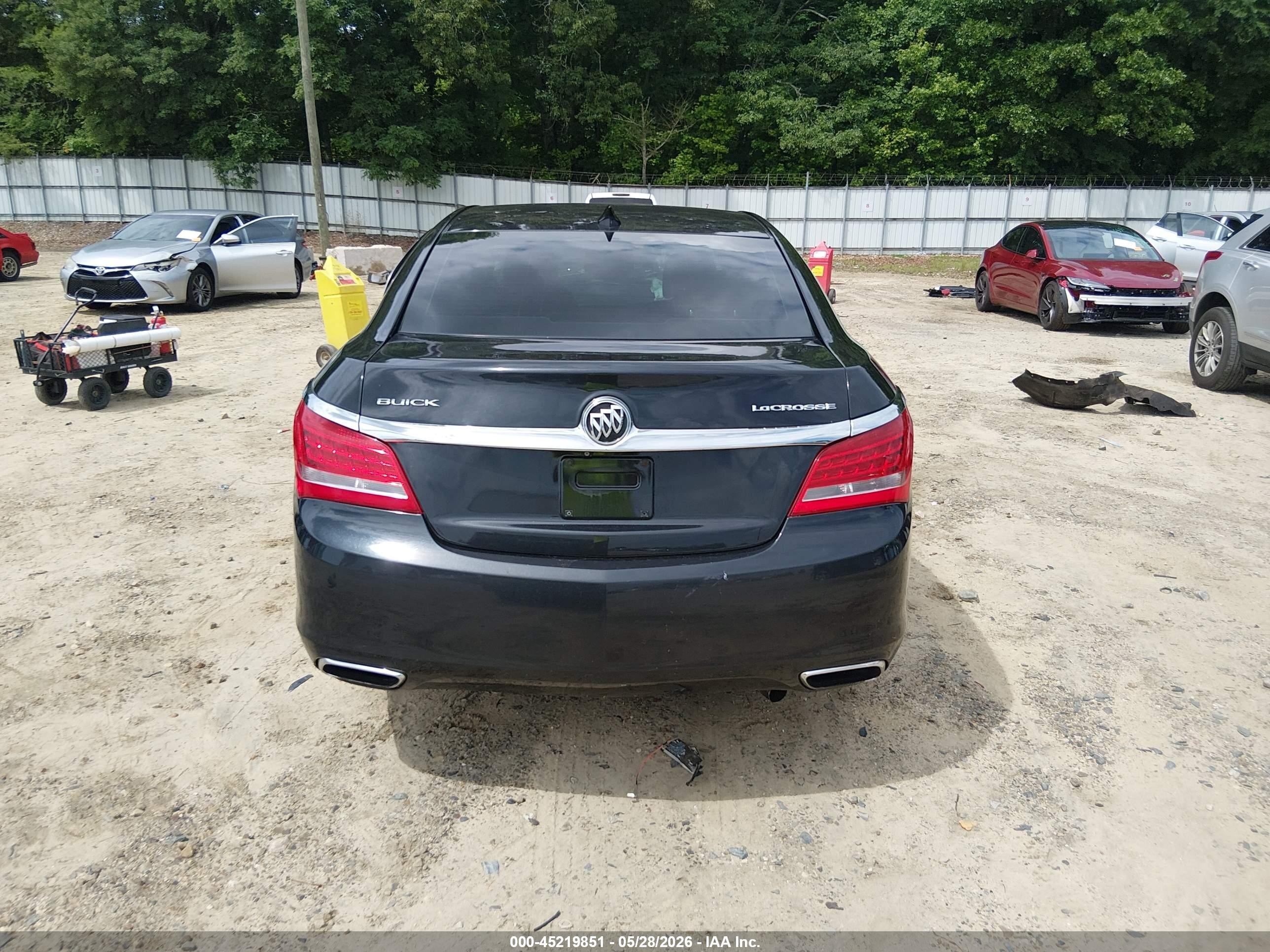 2015 Buick Lacrosse   Черный vin: 1G4GA5G38FF214597