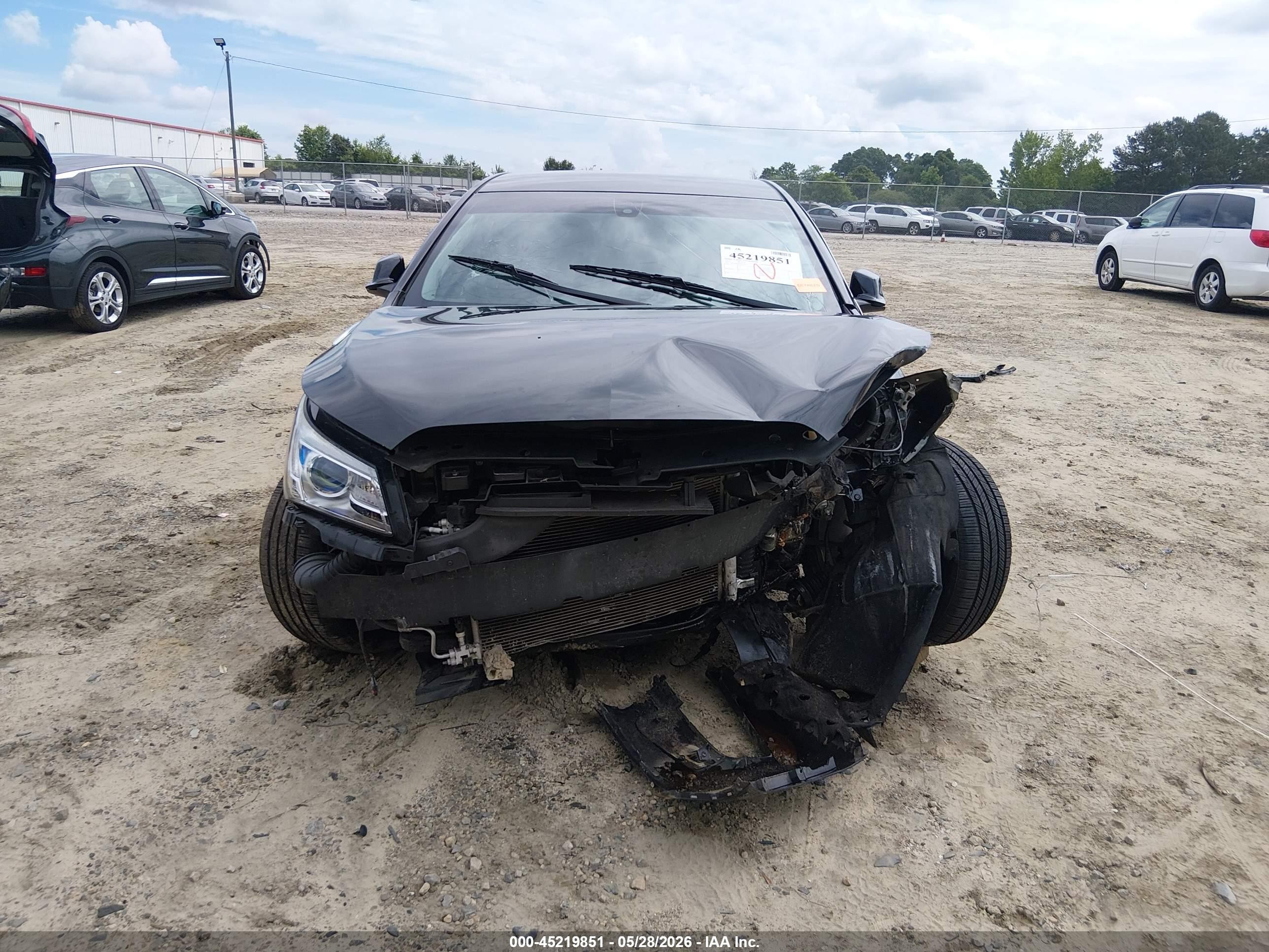 2015 Buick Lacrosse   Черный vin: 1G4GA5G38FF214597
