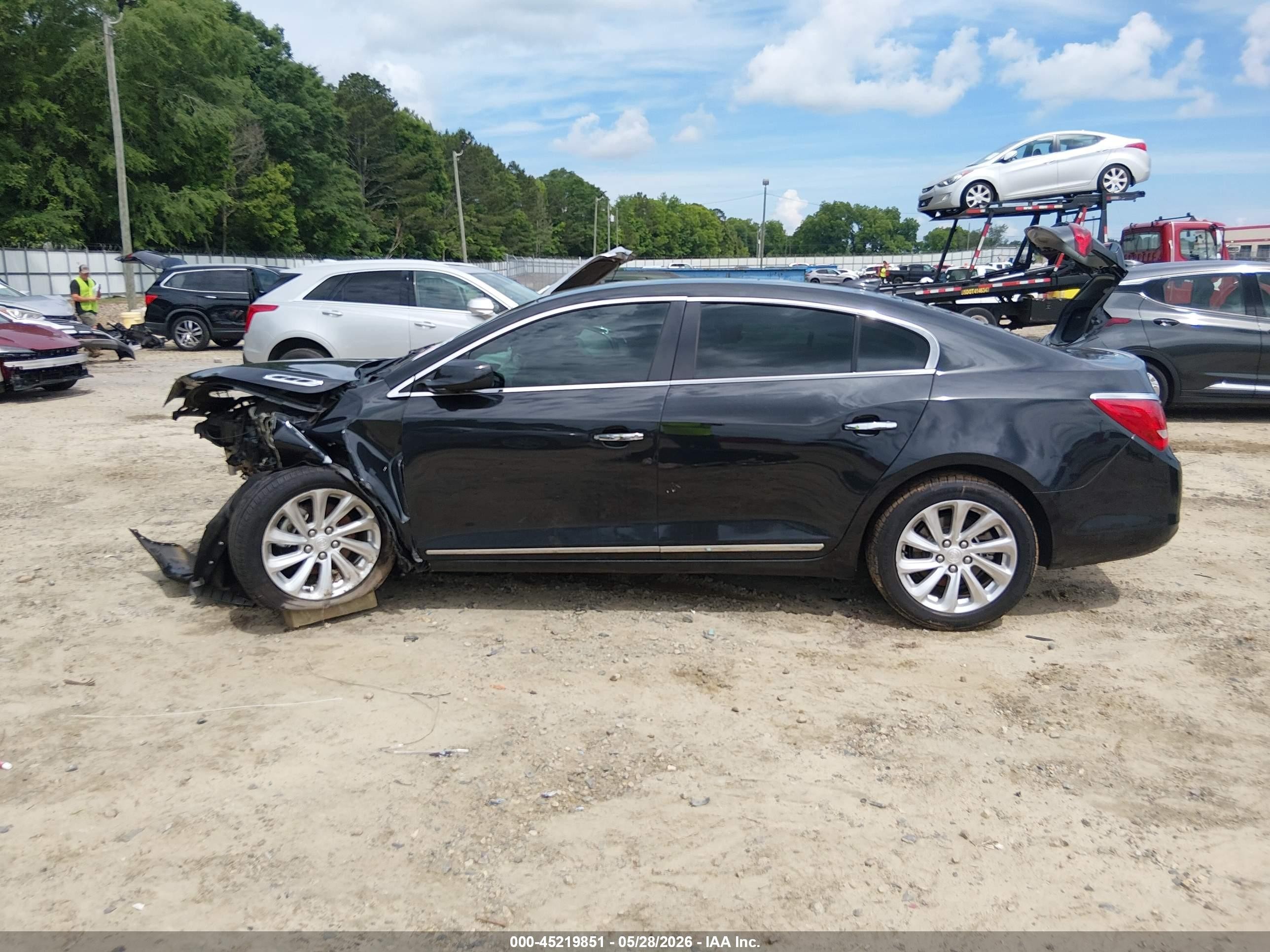 2015 Buick Lacrosse   Черный vin: 1G4GA5G38FF214597
