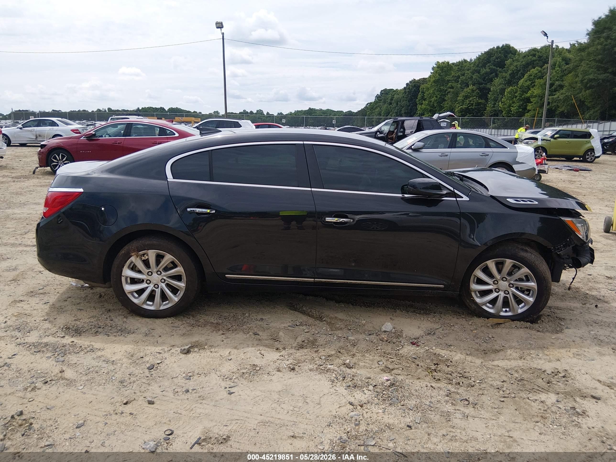 2015 Buick Lacrosse   Черный vin: 1G4GA5G38FF214597