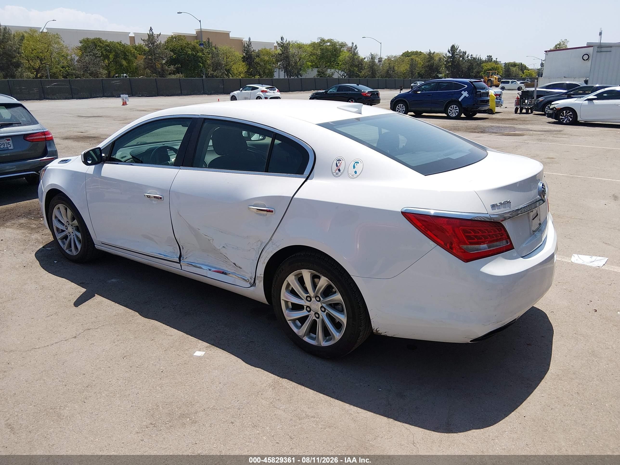 2015 Buick Lacrosse   White vin: 1G4GA5G3XFF152913