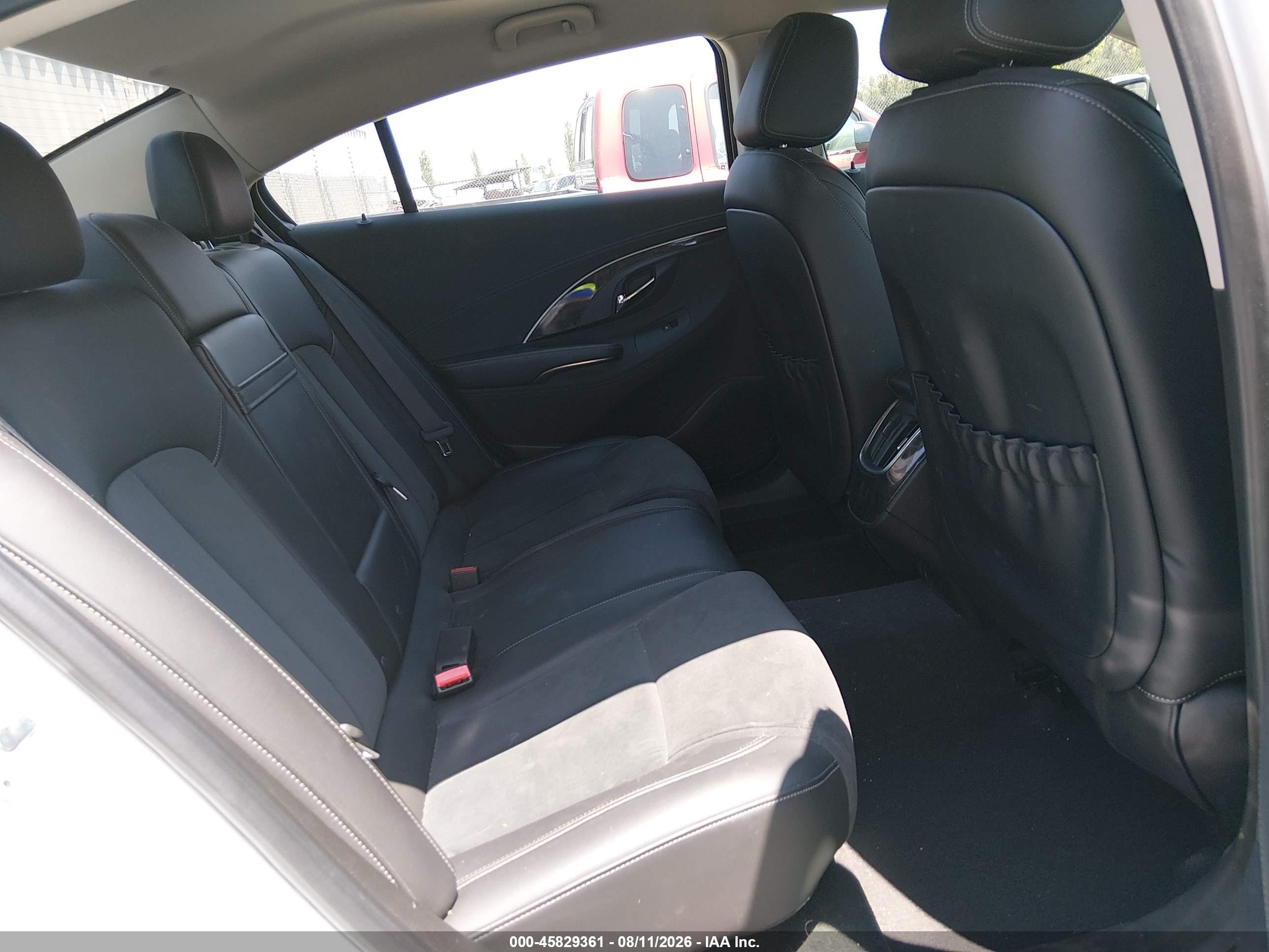 2015 Buick Lacrosse   White vin: 1G4GA5G3XFF152913