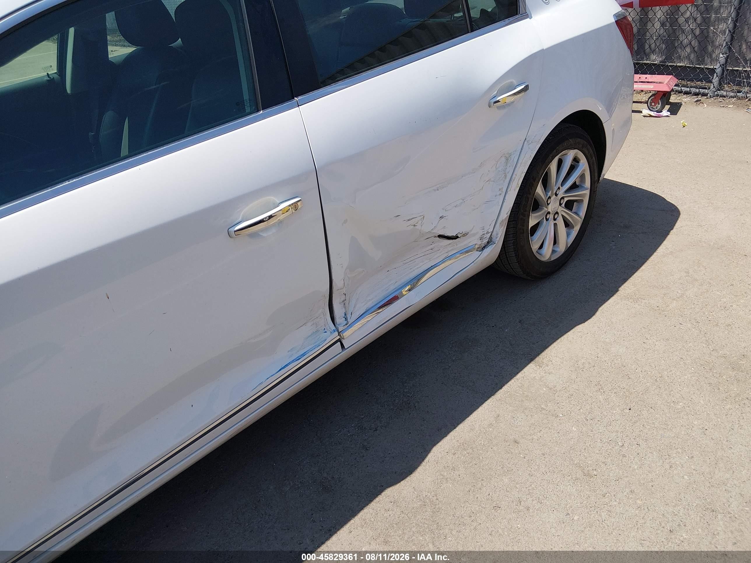 2015 Buick Lacrosse   White vin: 1G4GA5G3XFF152913