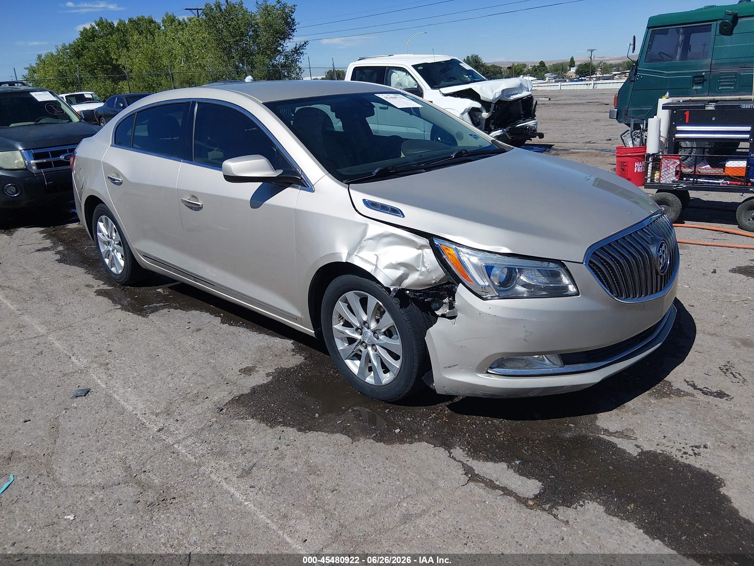 2015 Buick Lacrosse   Beige vin: 1G4GA5GR1FF291025