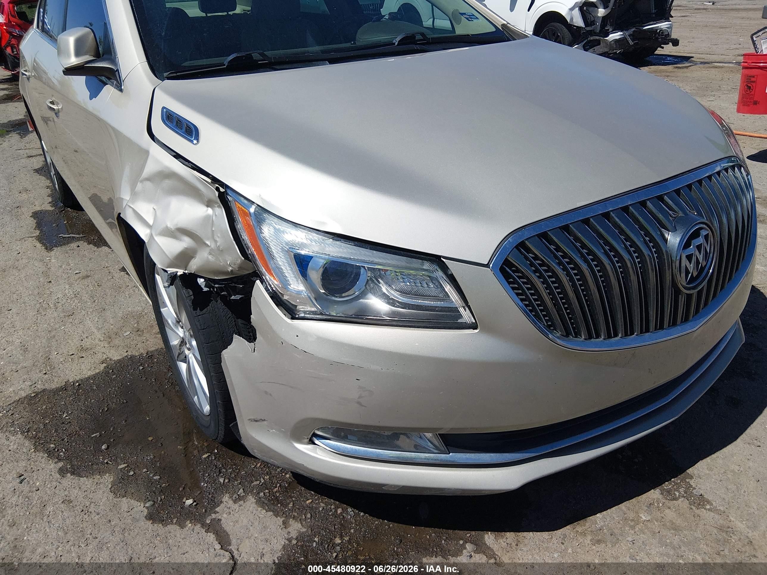 2015 Buick Lacrosse   Beige vin: 1G4GA5GR1FF291025