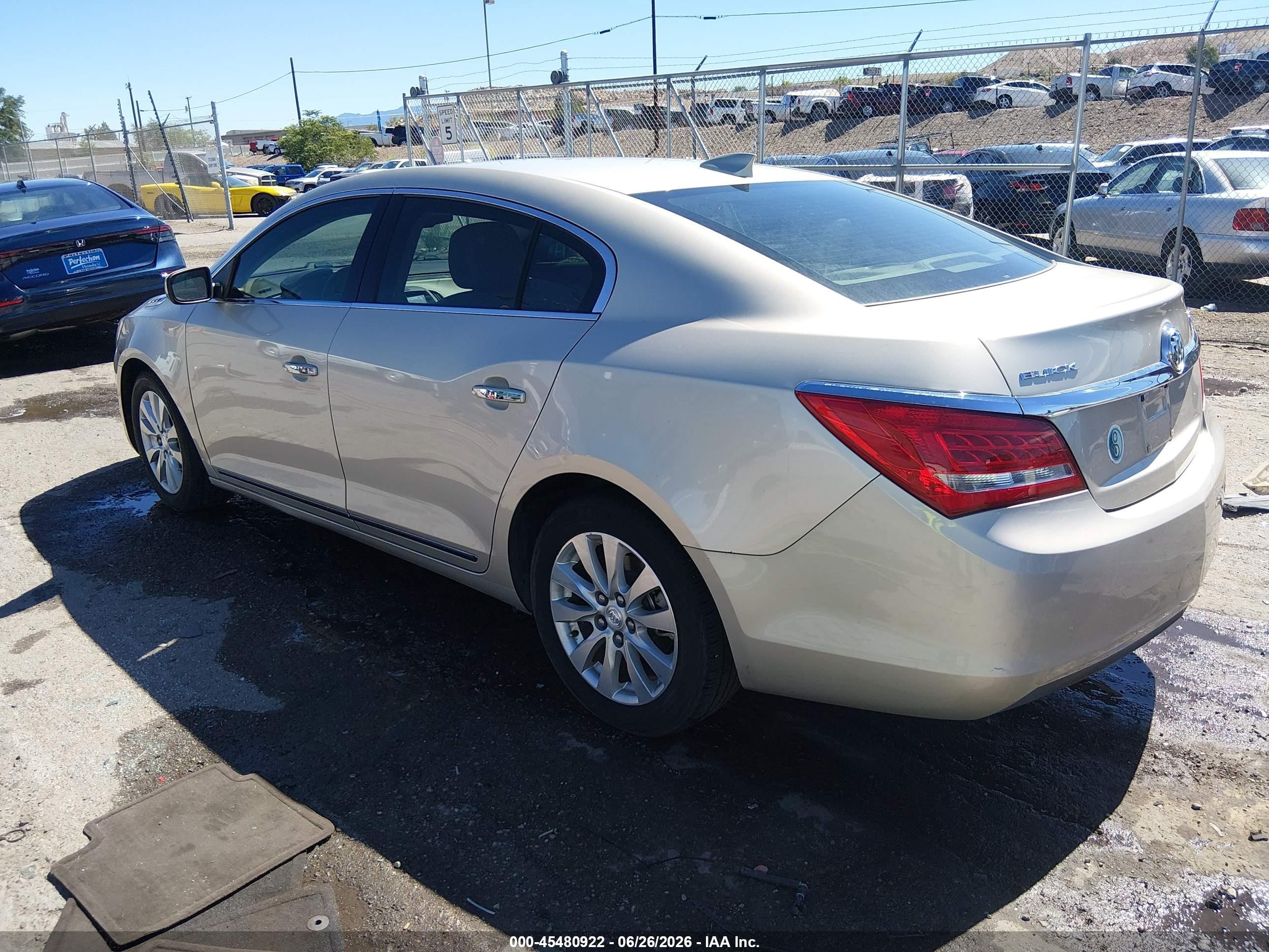 2015 Buick Lacrosse   Beige vin: 1G4GA5GR1FF291025