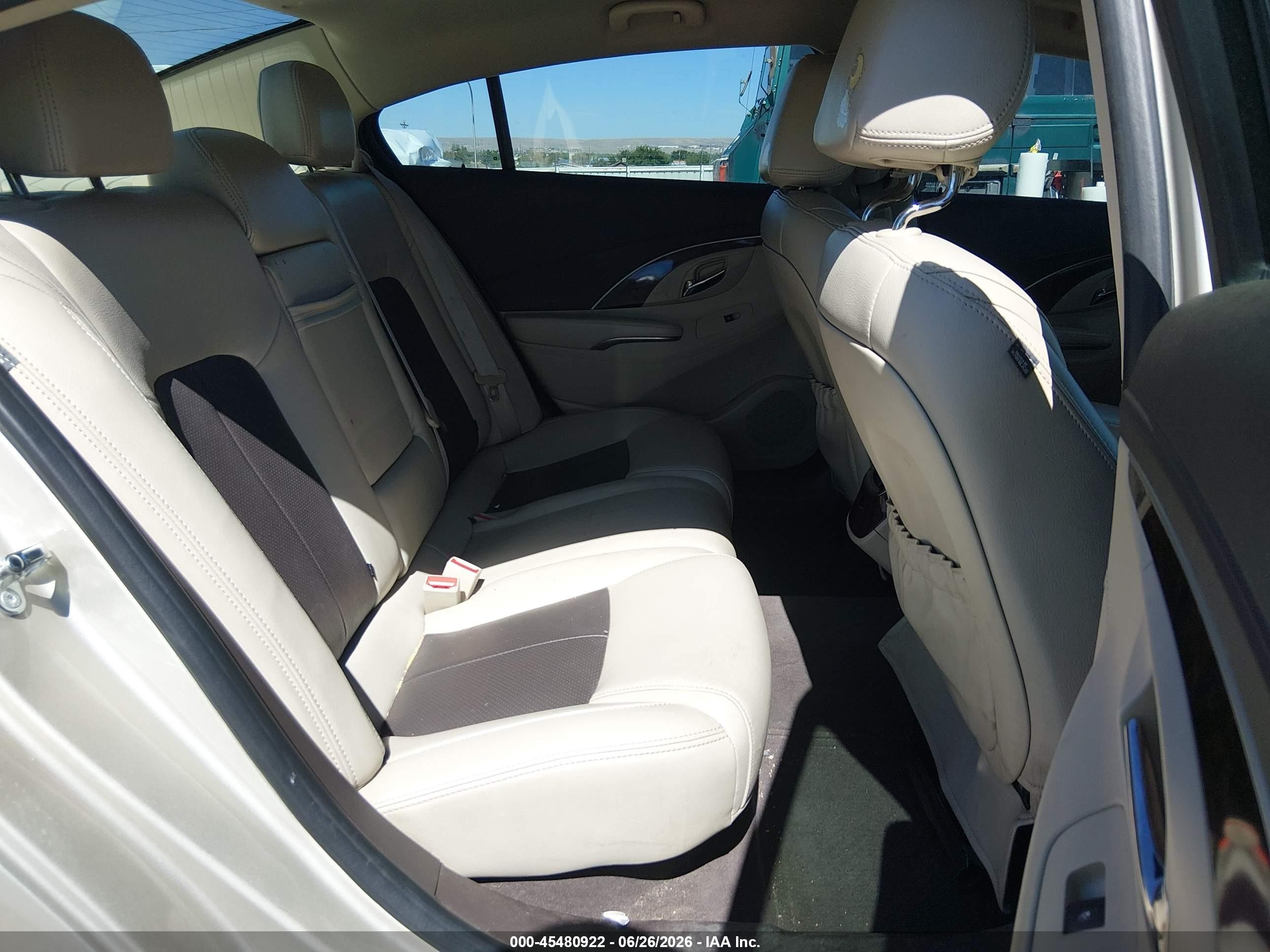 2015 Buick Lacrosse   Beige vin: 1G4GA5GR1FF291025