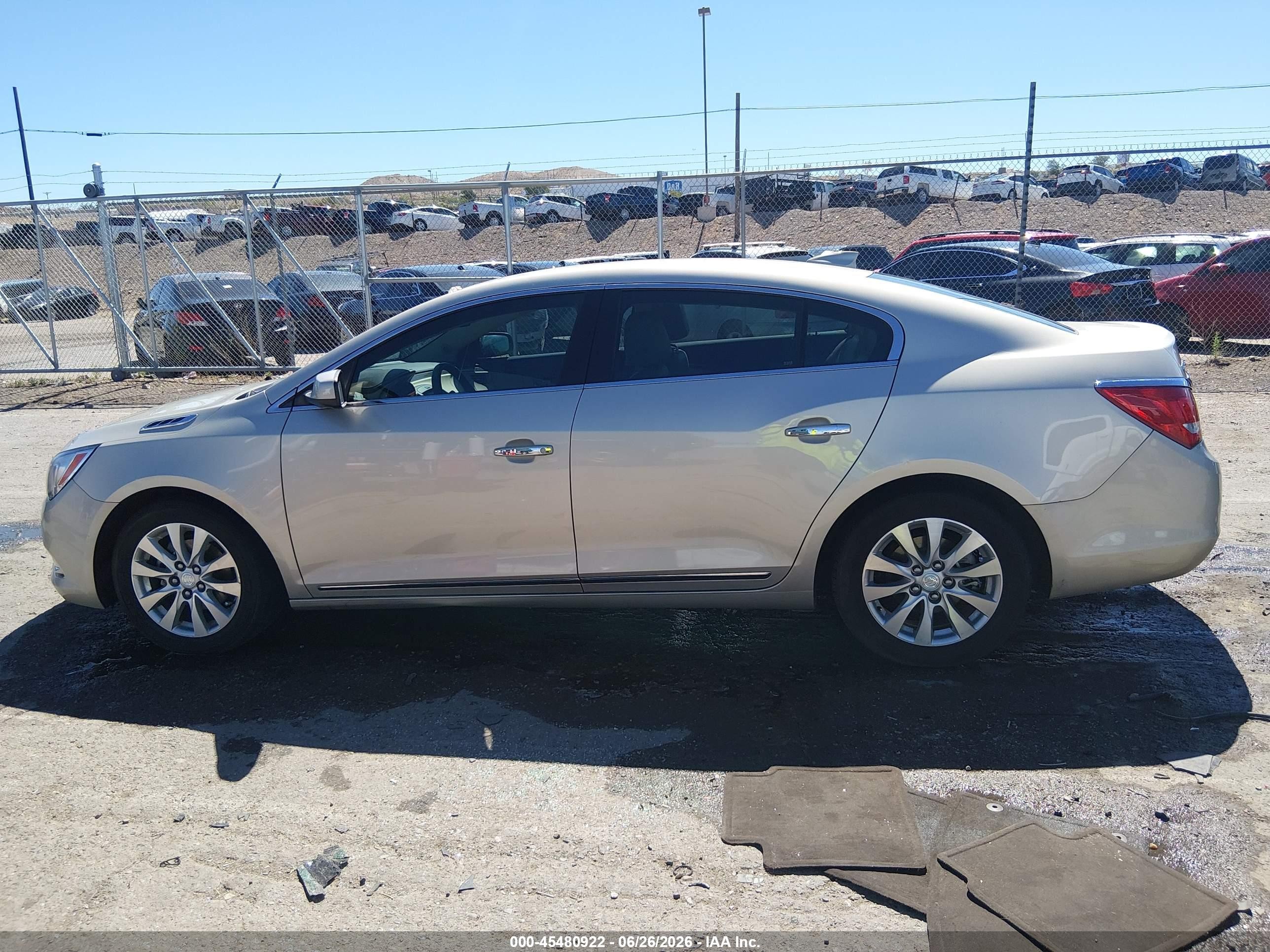 2015 Buick Lacrosse   Beige vin: 1G4GA5GR1FF291025