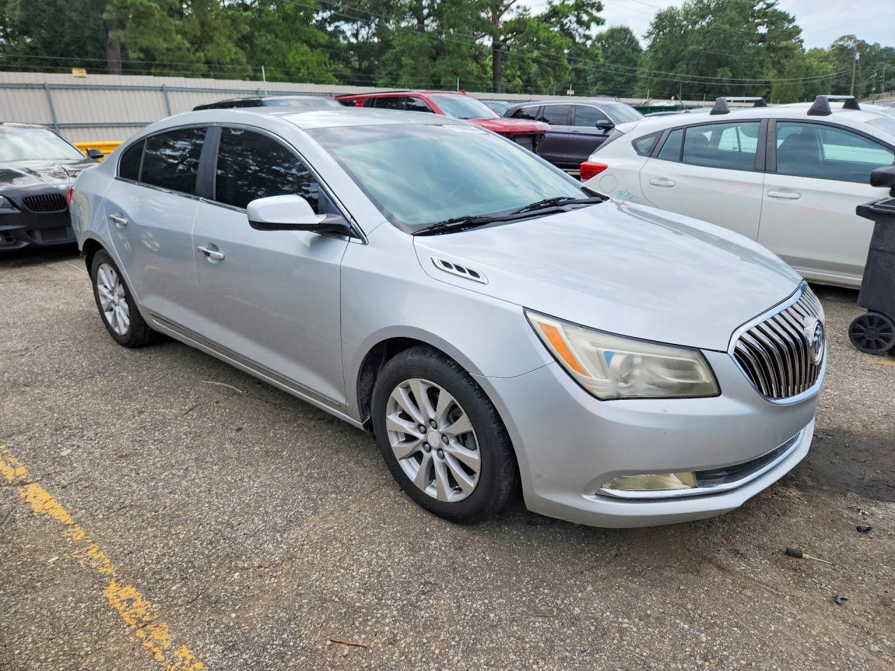 2014 Buick Lacrosse Серебряный vin: 1G4GA5GR2EF165500