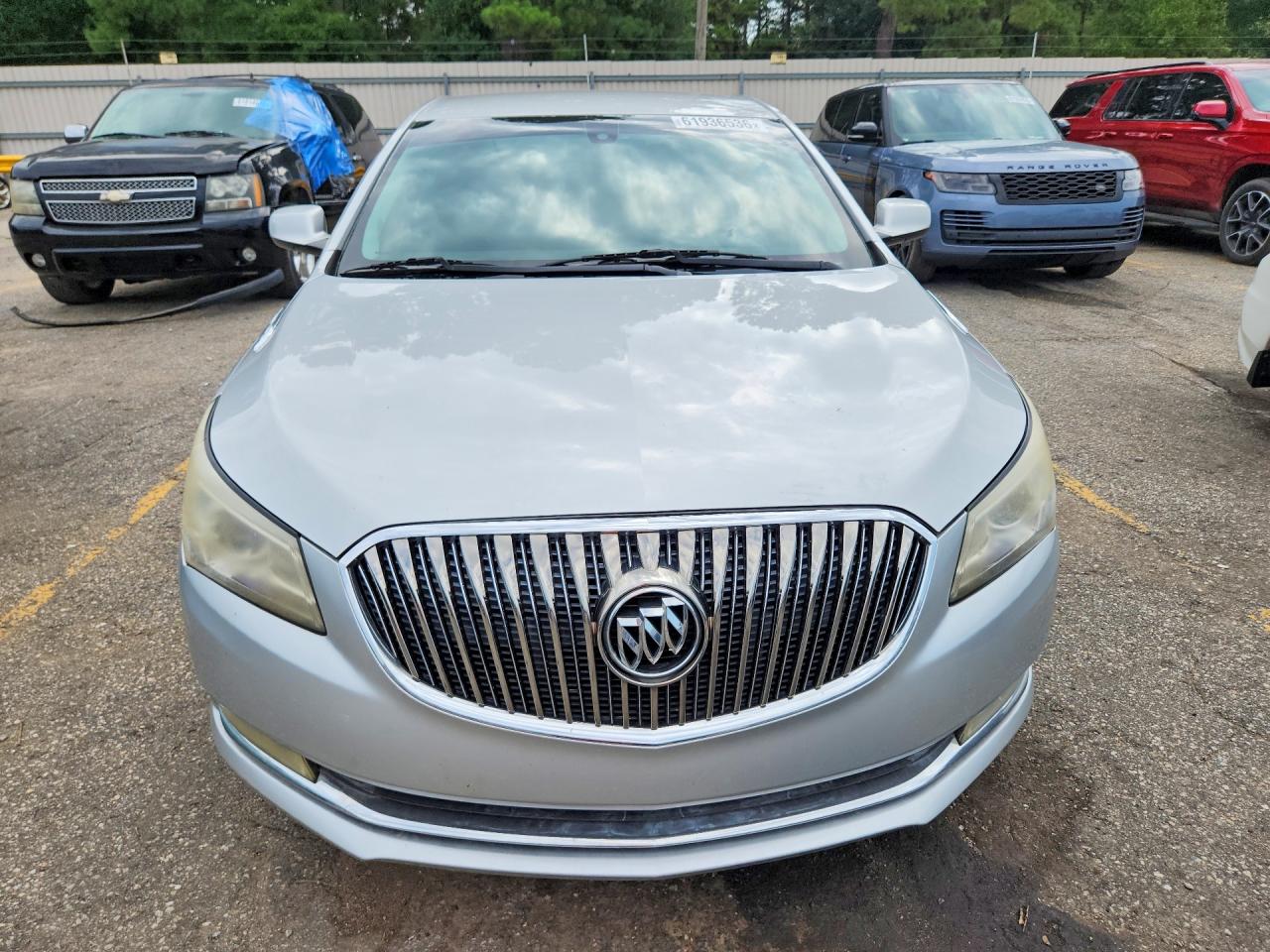 2014 Buick Lacrosse Серебряный vin: 1G4GA5GR2EF165500