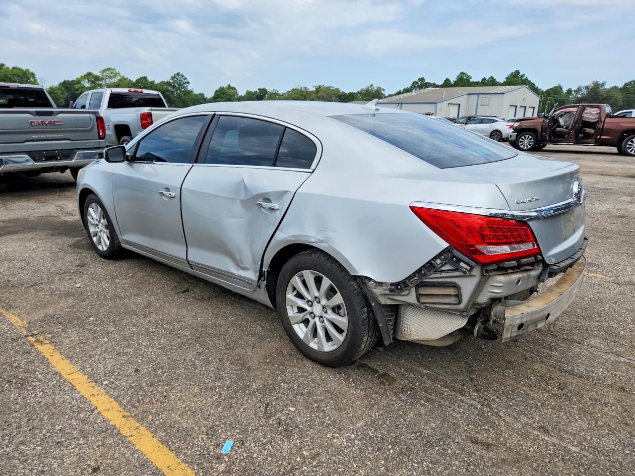 2014 Buick Lacrosse Серебряный vin: 1G4GA5GR2EF165500