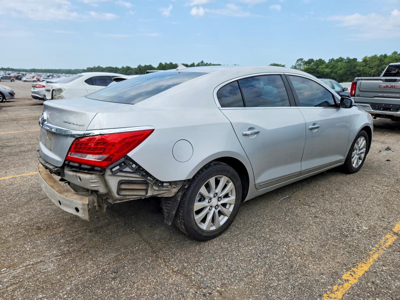 2014 Buick Lacrosse Серебряный vin: 1G4GA5GR2EF165500
