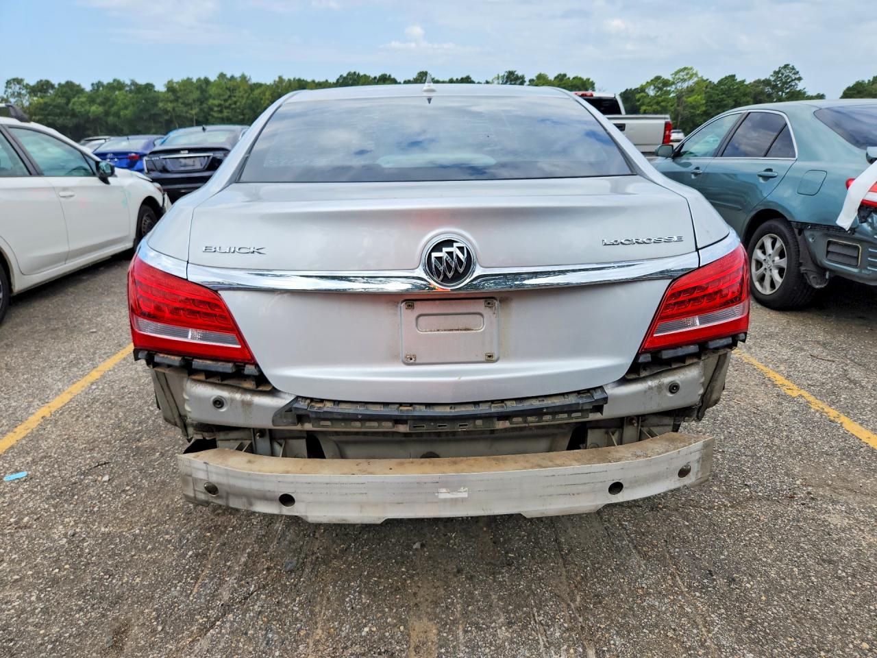 2014 Buick Lacrosse Серебряный vin: 1G4GA5GR2EF165500
