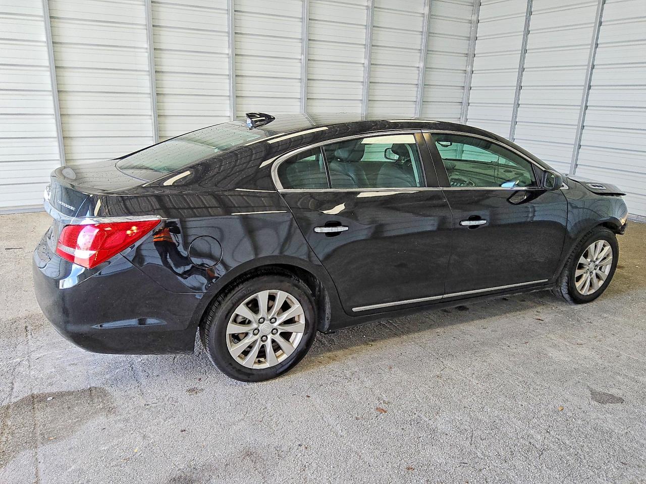2016 Buick Lacrosse Black vin: 1G4GA5GR3GF181918