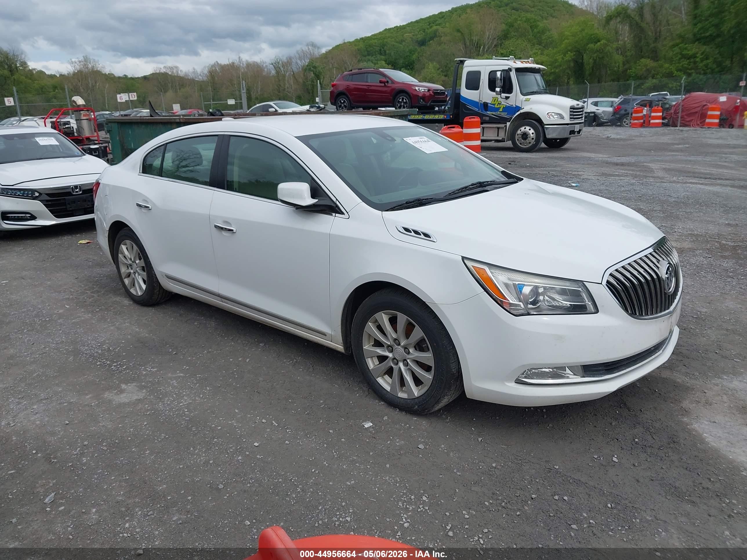 2015 Buick Lacrosse   White vin: 1G4GA5GR9FF243014