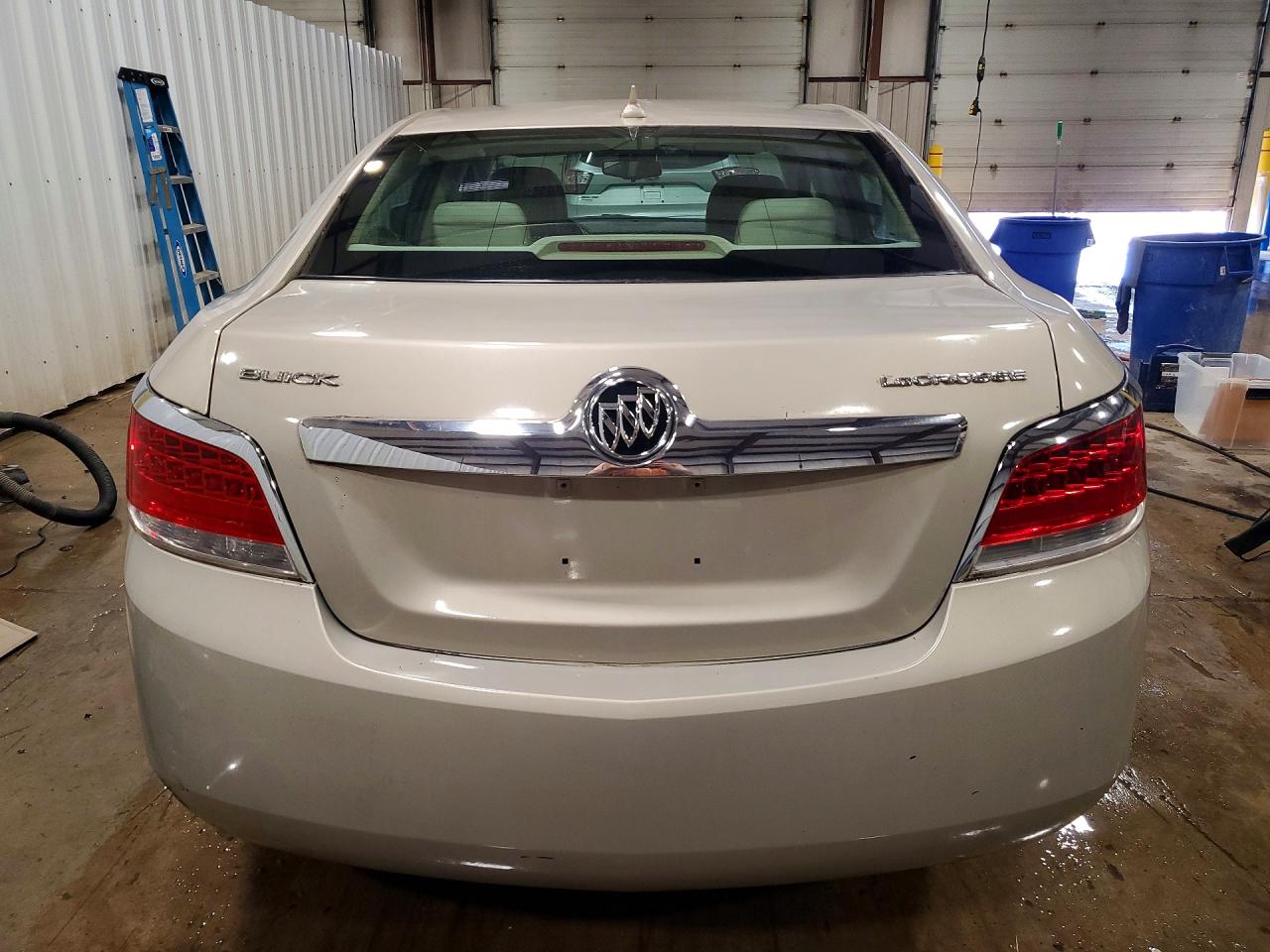 2010 Buick Lacrosse Cx Beige vin: 1G4GB5EG3AF226524