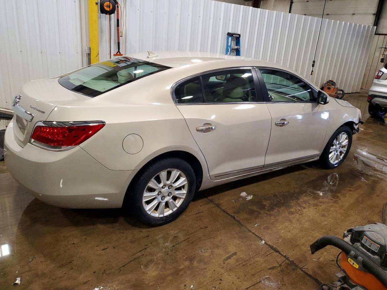 2010 Buick Lacrosse Cx Beige vin: 1G4GB5EG3AF226524
