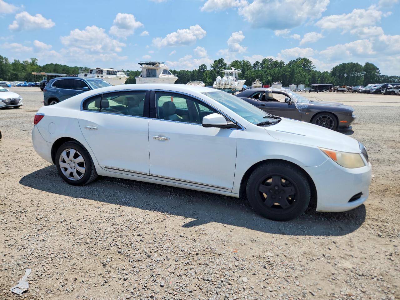 2010 Buick Lacrosse Cx White vin: 1G4GB5EG5AF149722
