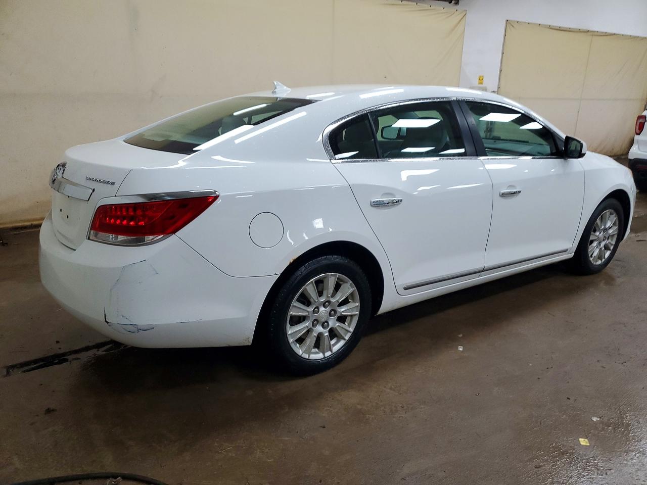 2010 Buick Lacrosse Cx White vin: 1G4GB5EG6AF135263