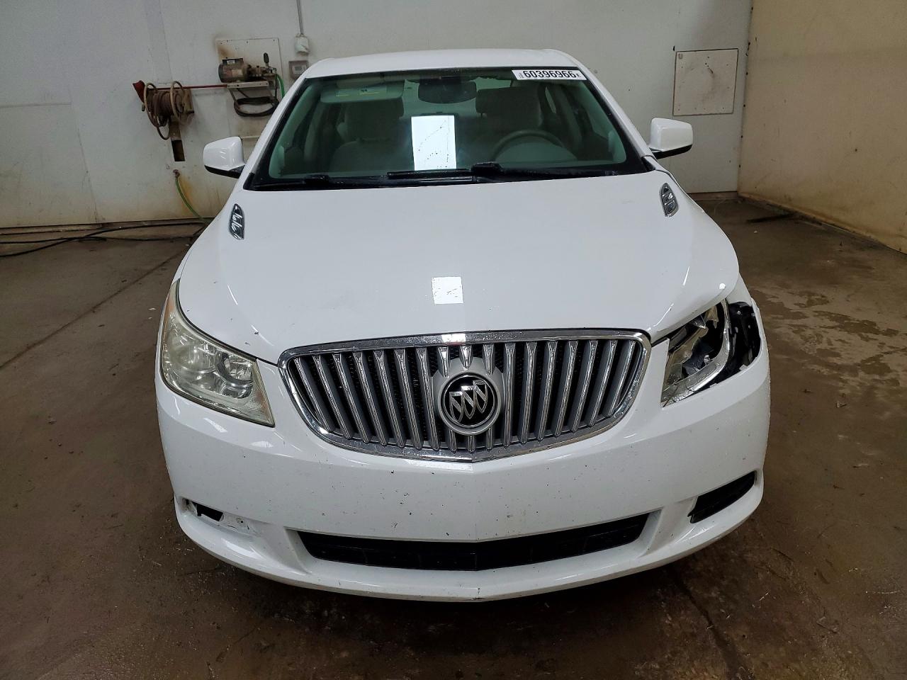 2010 Buick Lacrosse Cx White vin: 1G4GB5EG6AF135263