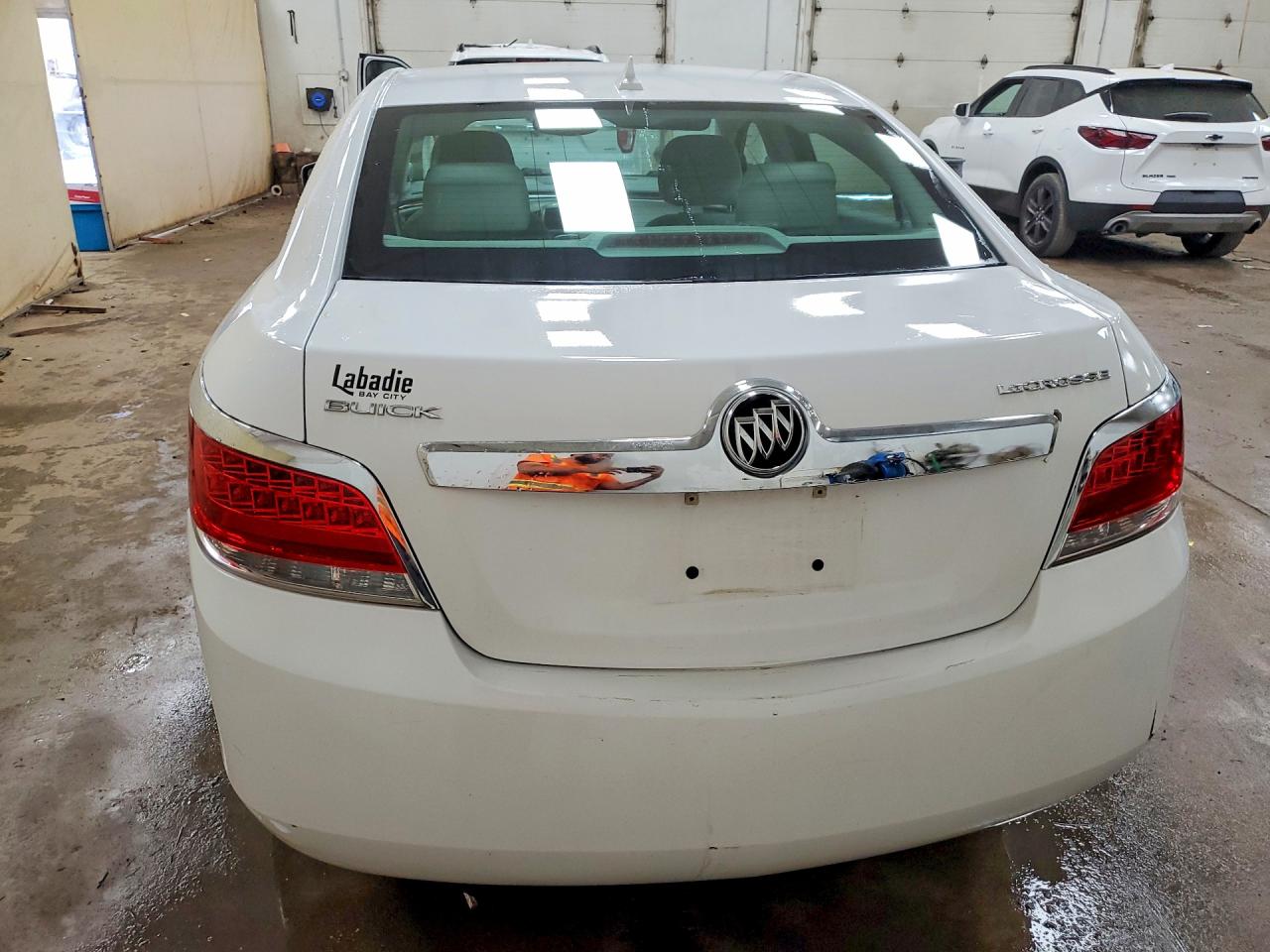 2010 Buick Lacrosse Cx White vin: 1G4GB5EG6AF135263