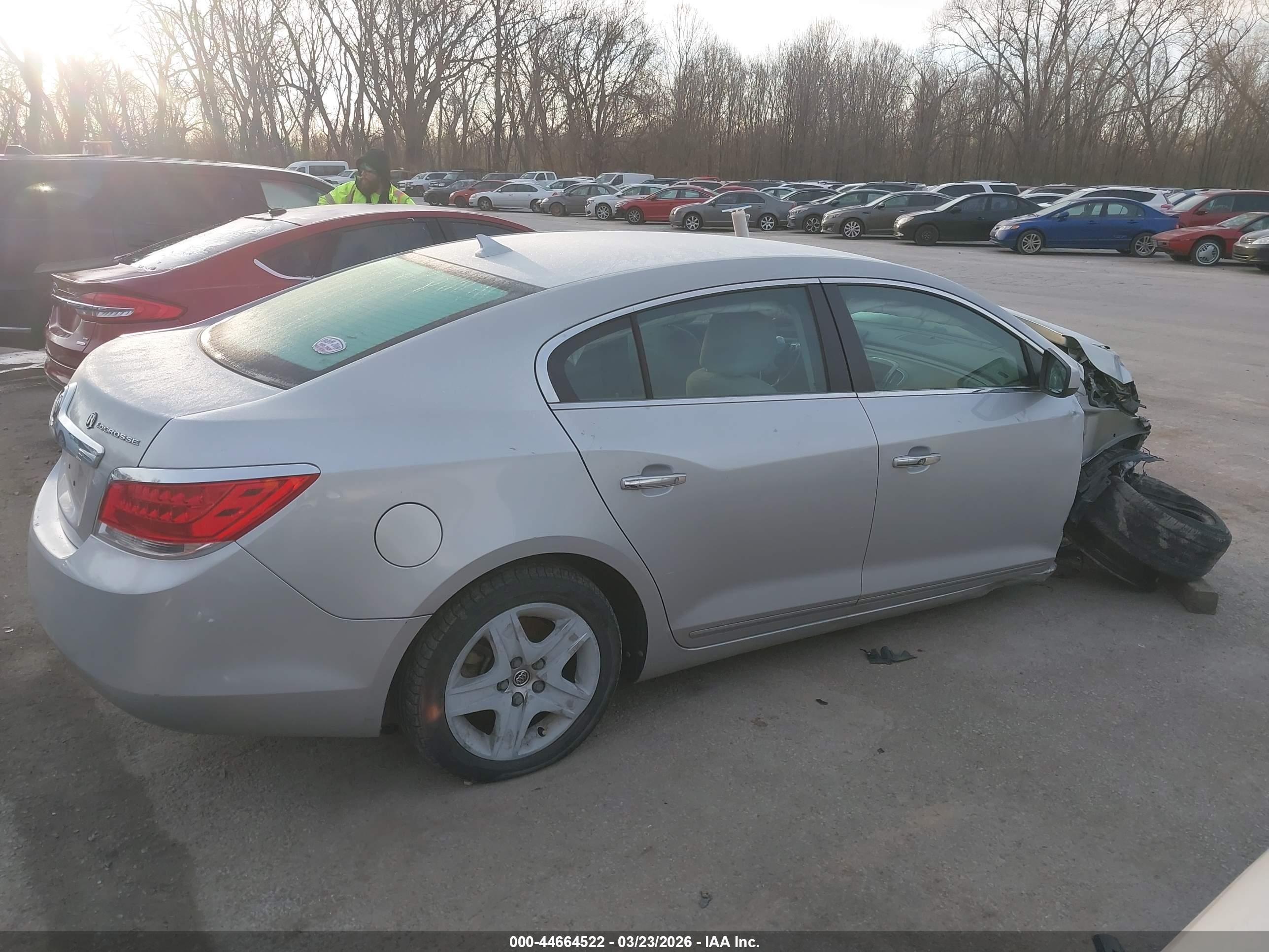 2010 Buick Lacrosse Cx Silver vin: 1G4GB5EG6AF148322