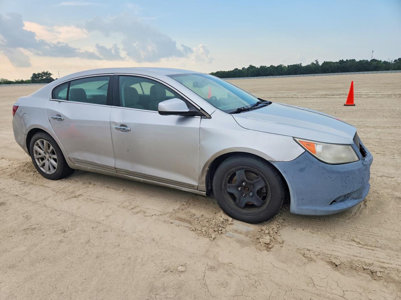 2010 Buick Lacrosse Cx Silver vin: 1G4GB5EG7AF139452