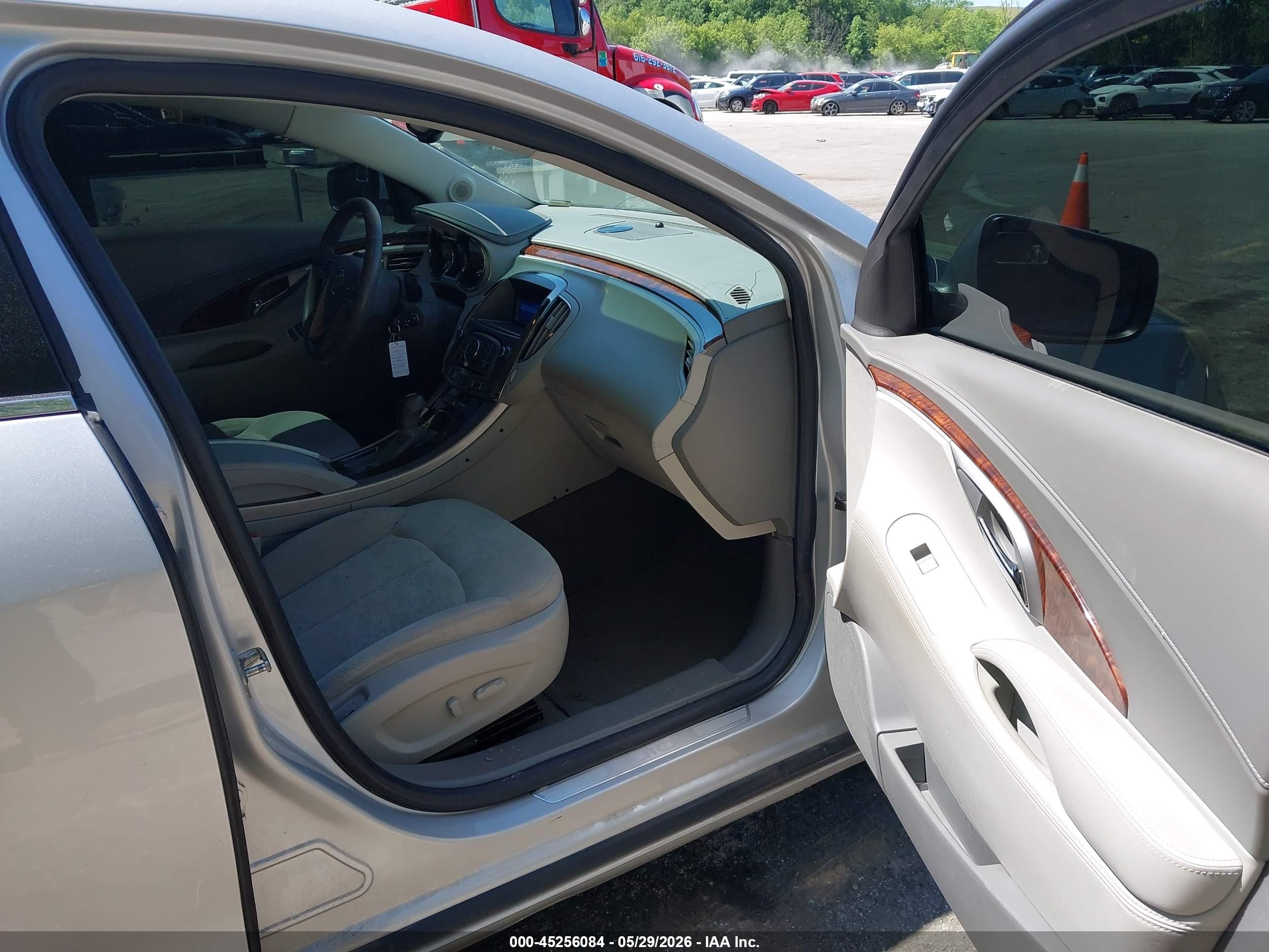 2010 Buick Lacrosse Cx Silver vin: 1G4GB5EG8AF272656