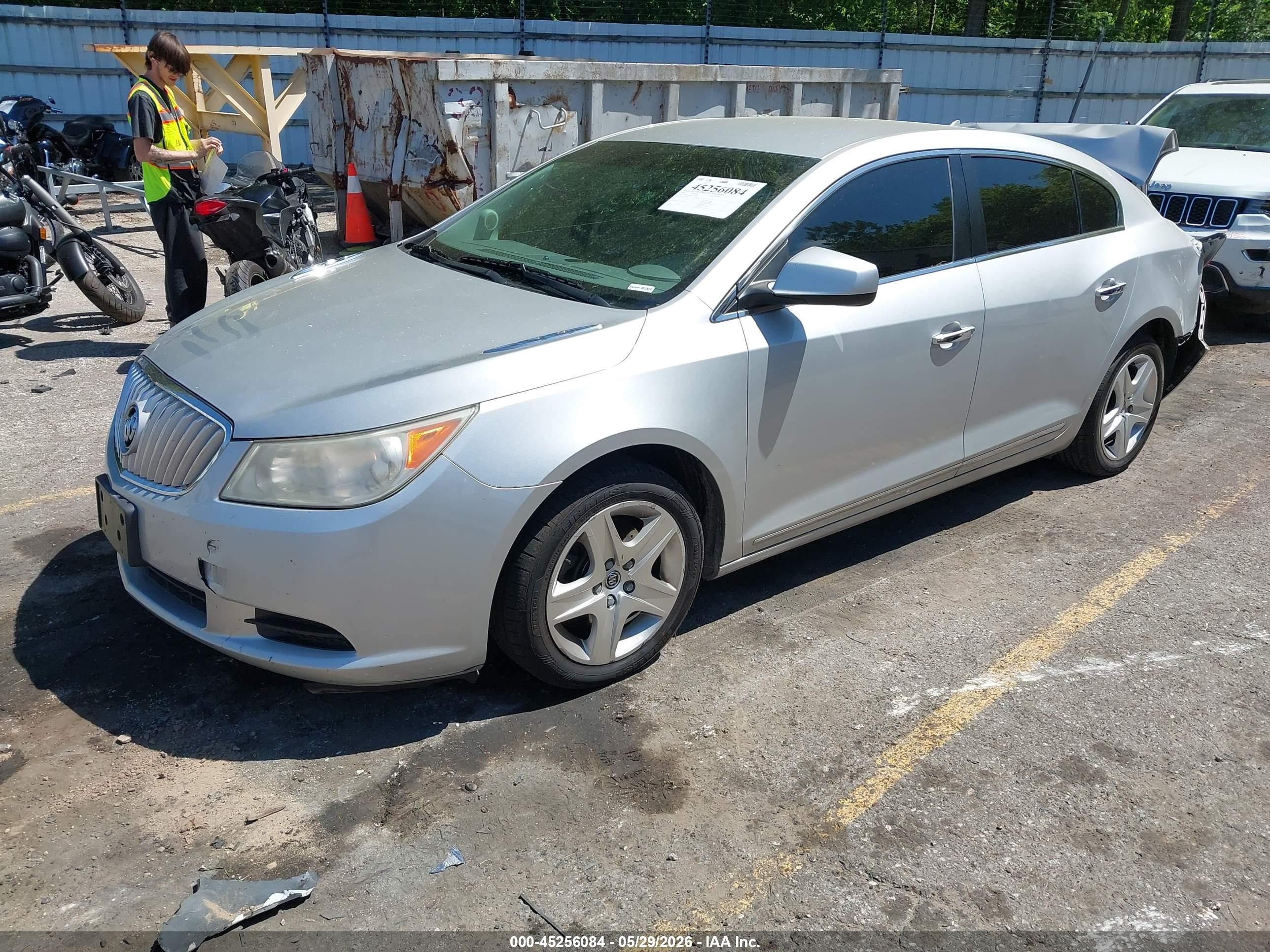 2010 Buick Lacrosse Cx Silver vin: 1G4GB5EG8AF272656