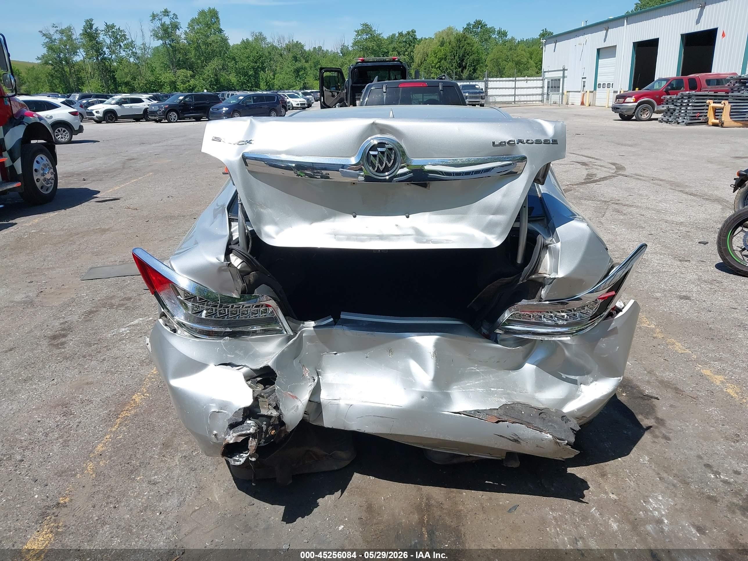2010 Buick Lacrosse Cx Silver vin: 1G4GB5EG8AF272656