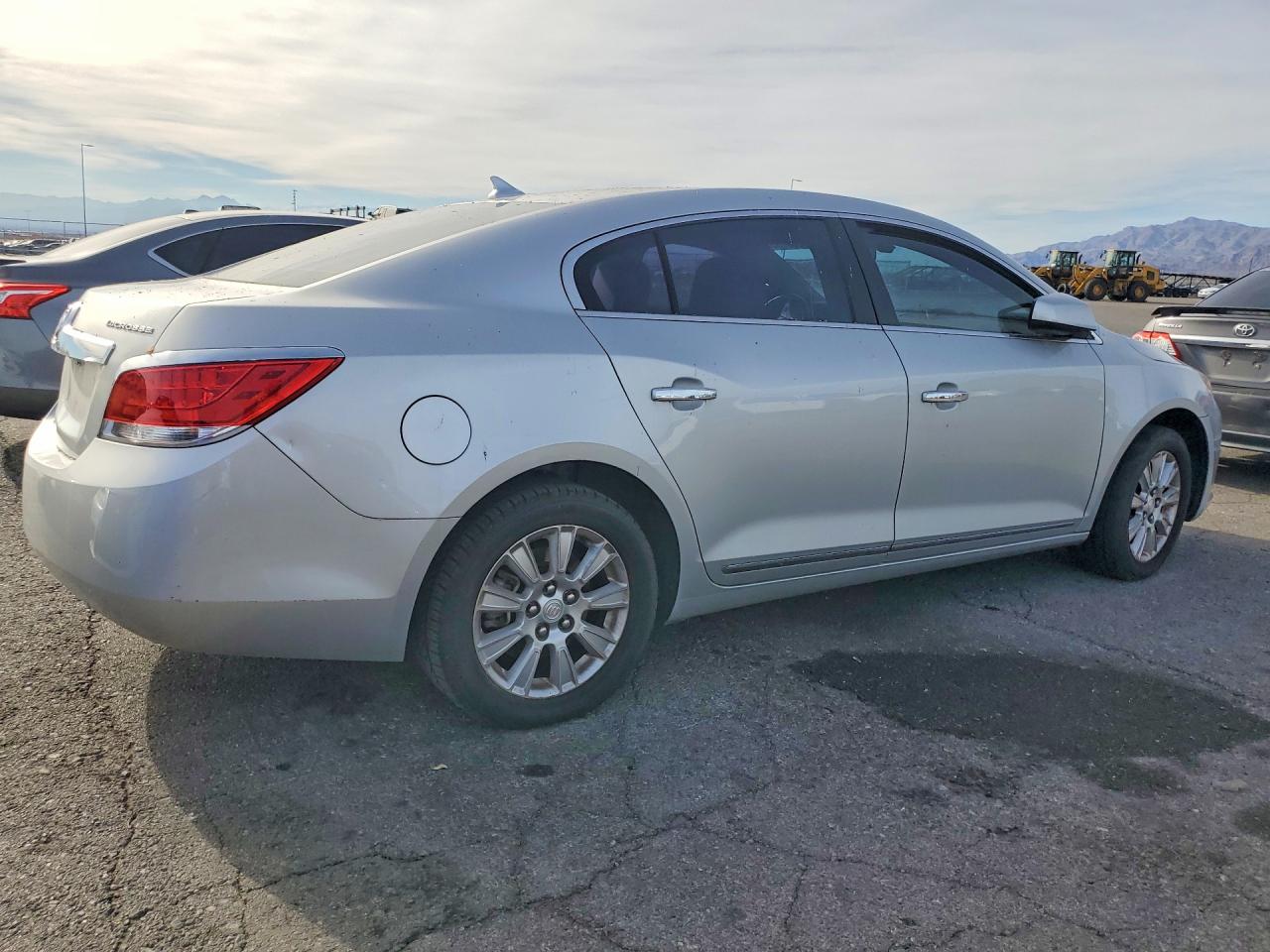 2010 Buick Lacrosse Cx Silver vin: 1G4GB5EG9AF272777