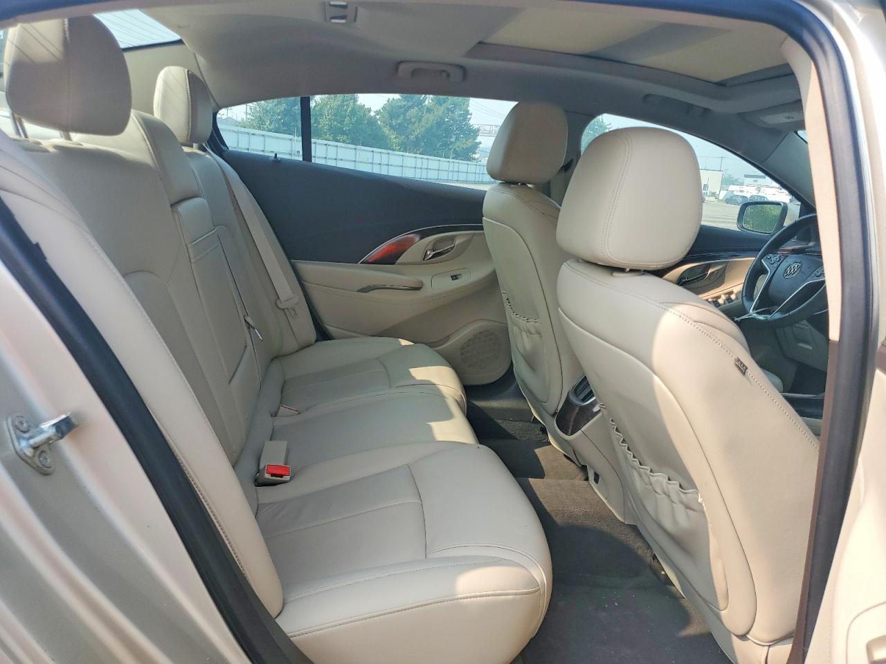 2015 Buick Lacrosse Gold vin: 1G4GB5G30FF156689