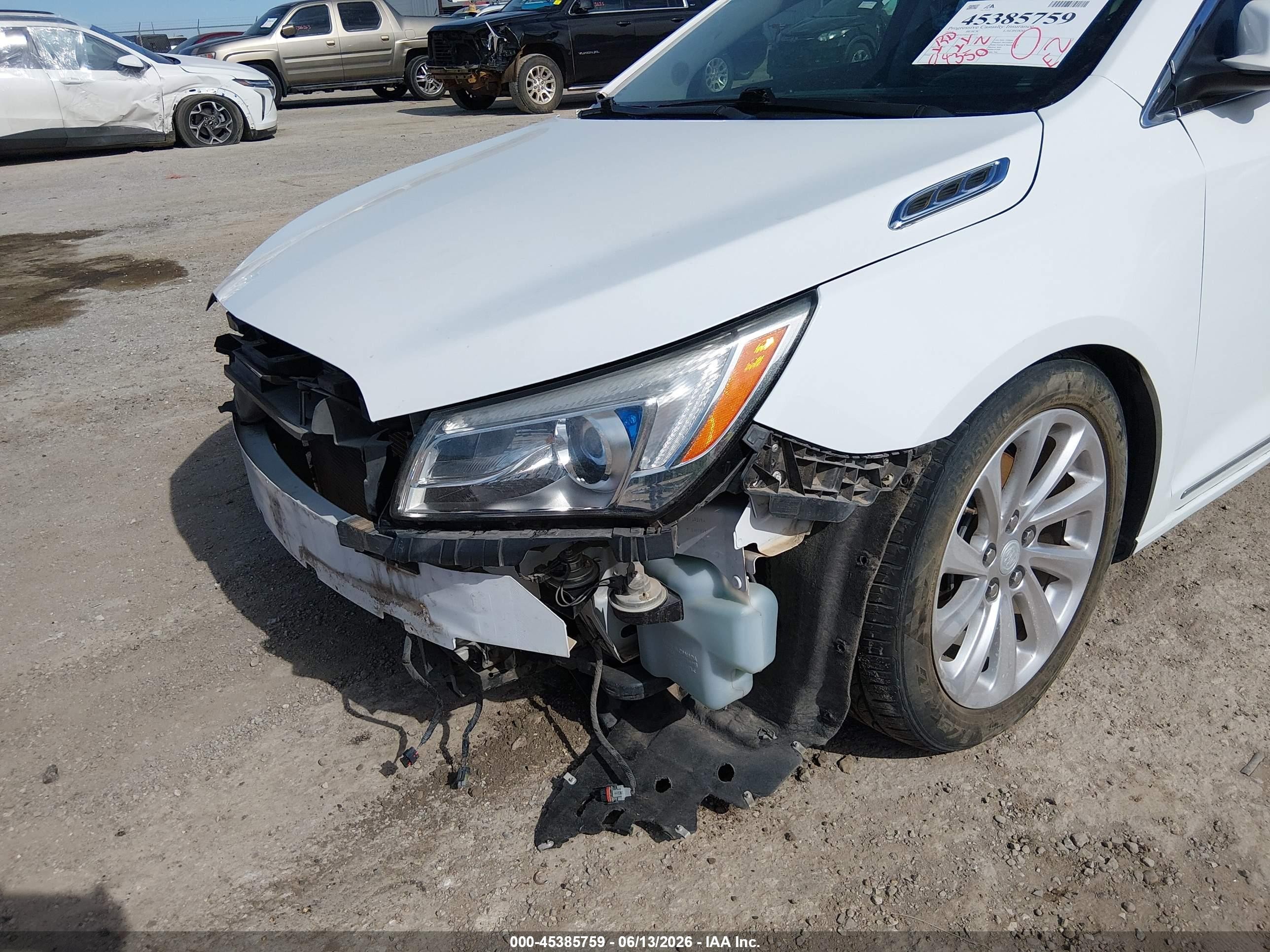 2015 Buick Lacrosse Leather White vin: 1G4GB5G30FF254511