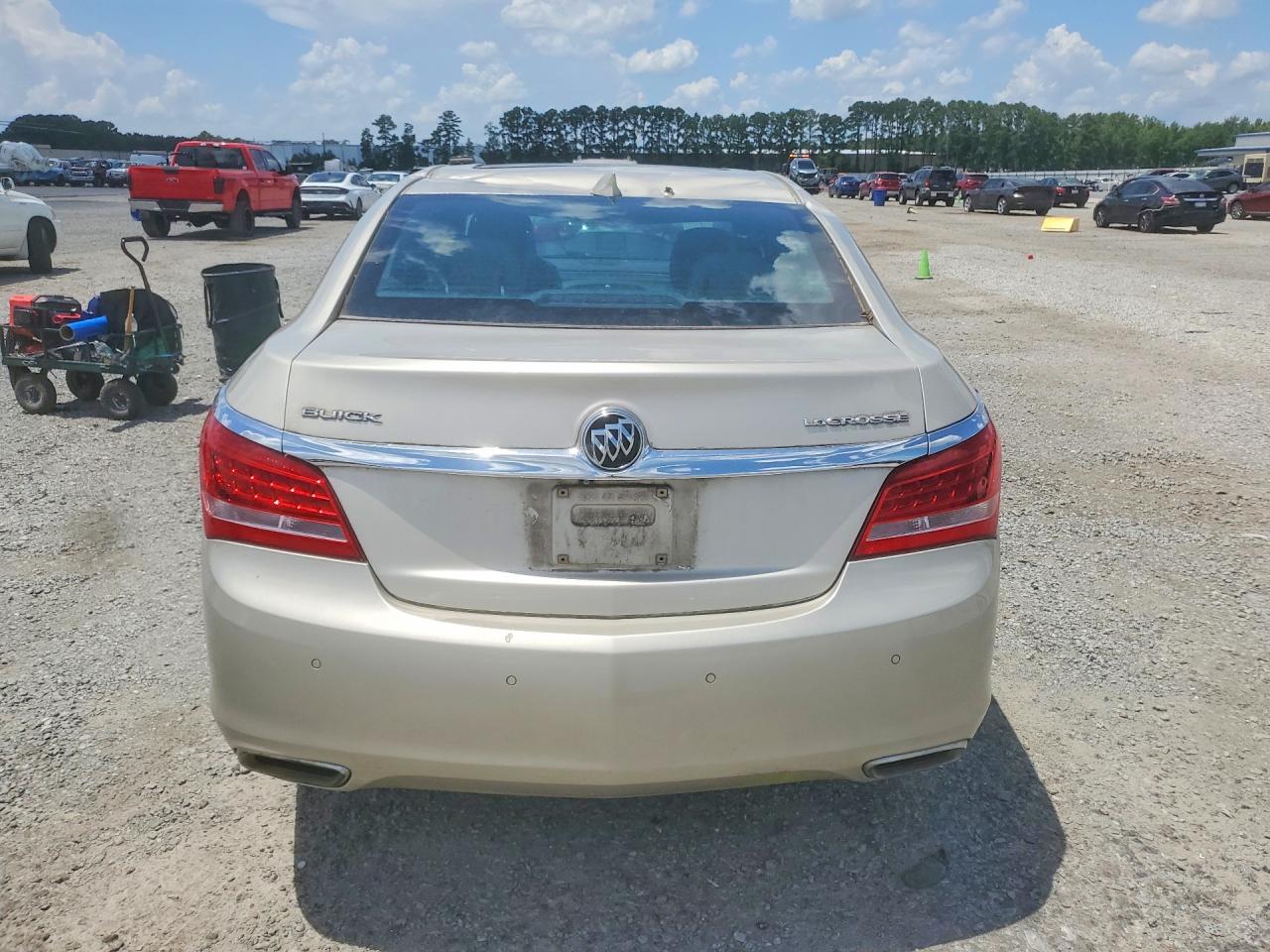 2015 Buick Lacrosse Beige vin: 1G4GB5G30FF287637