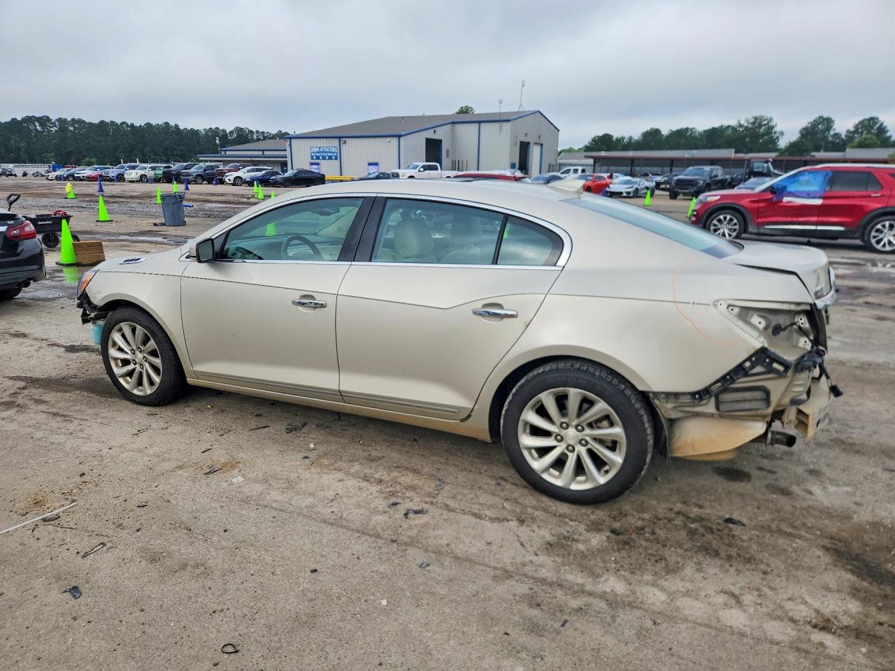2016 Buick Lacrosse Beige vin: 1G4GB5G30GF124231