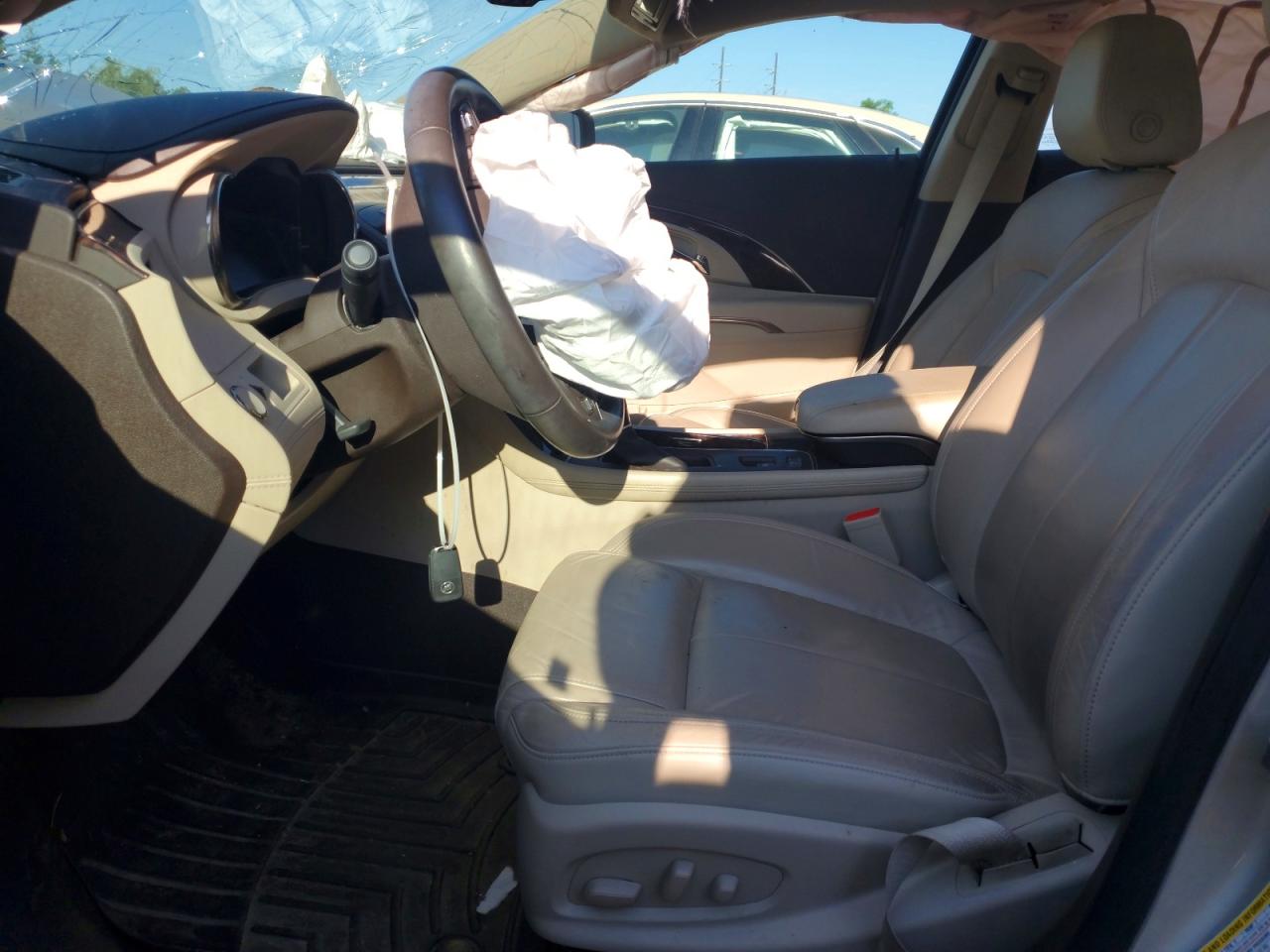 2015 Buick Lacrosse Silver vin: 1G4GB5G31FF177809