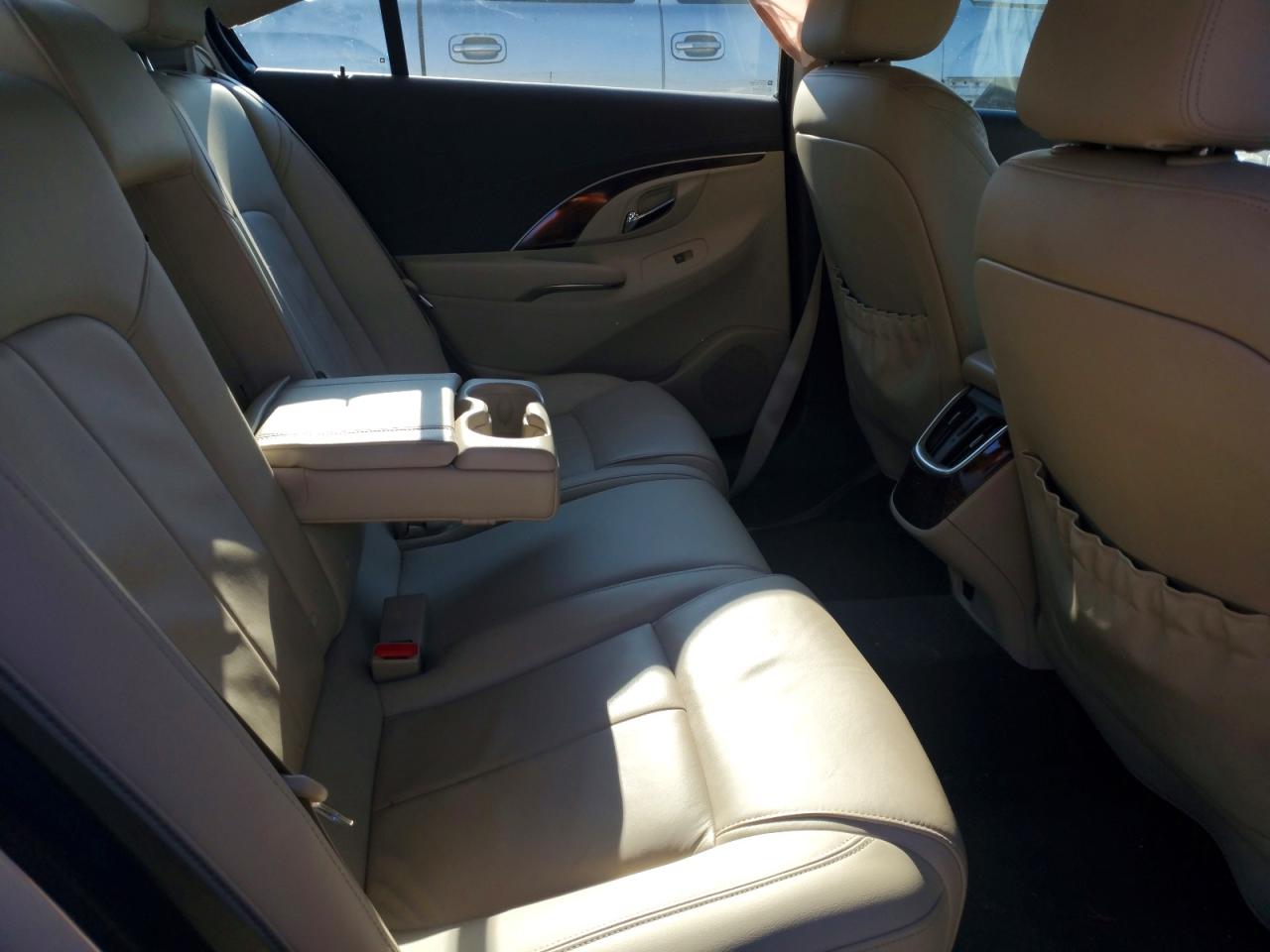 2015 Buick Lacrosse Silver vin: 1G4GB5G31FF177809