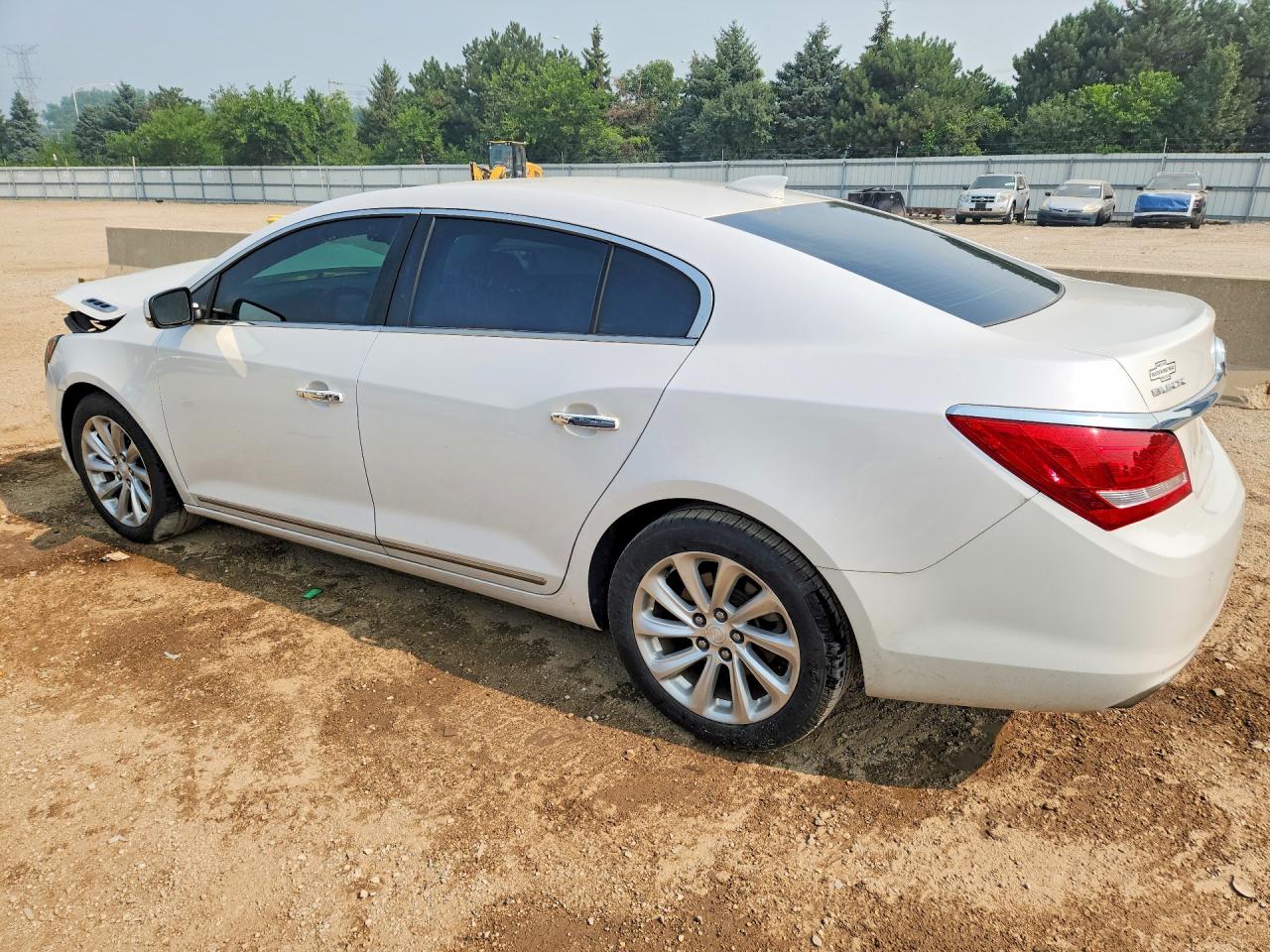 2015 Buick Lacrosse White vin: 1G4GB5G31FF294676