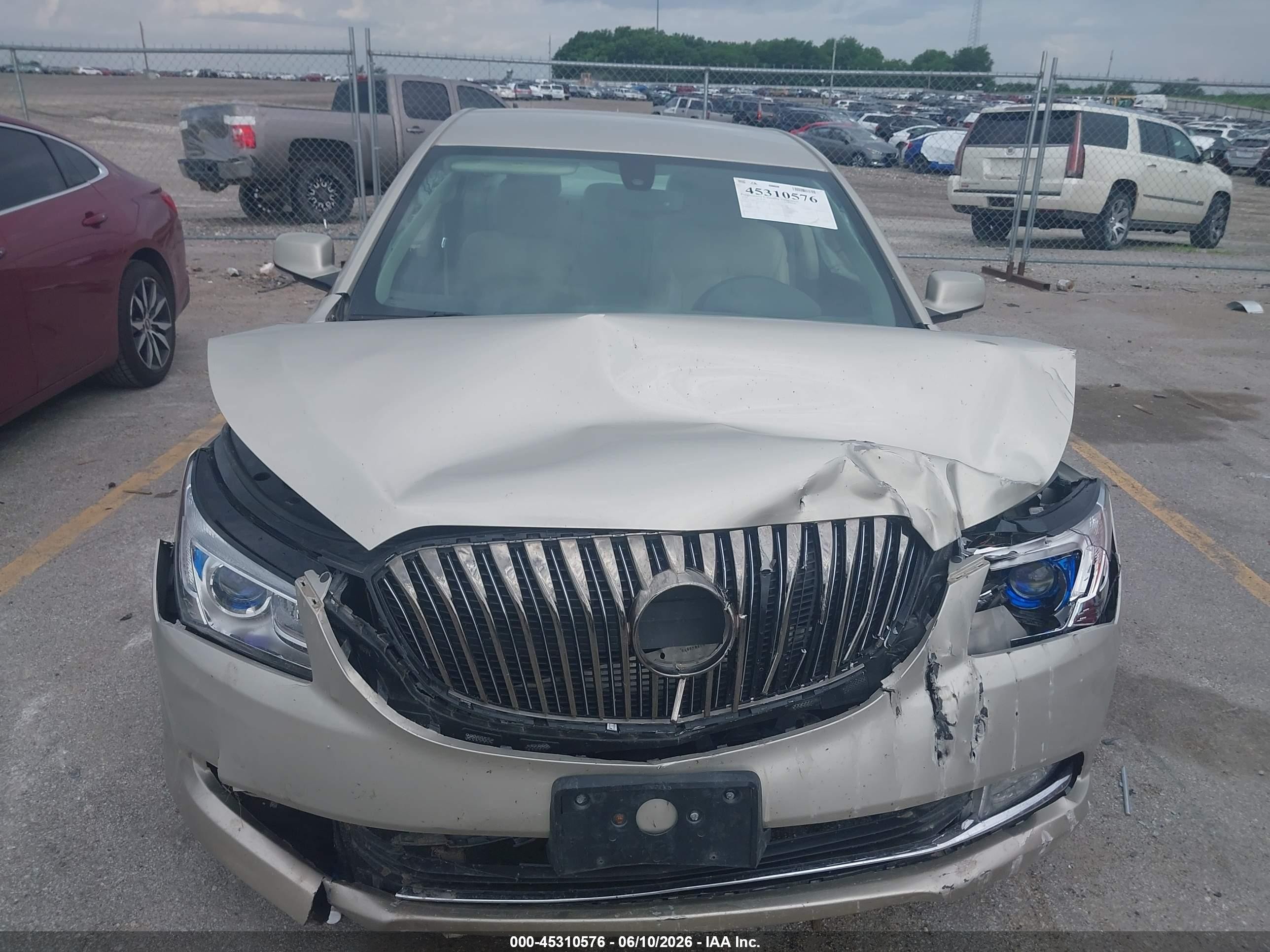 2014 Buick Lacrosse Leather Group Beige vin: 1G4GB5G32EF100333